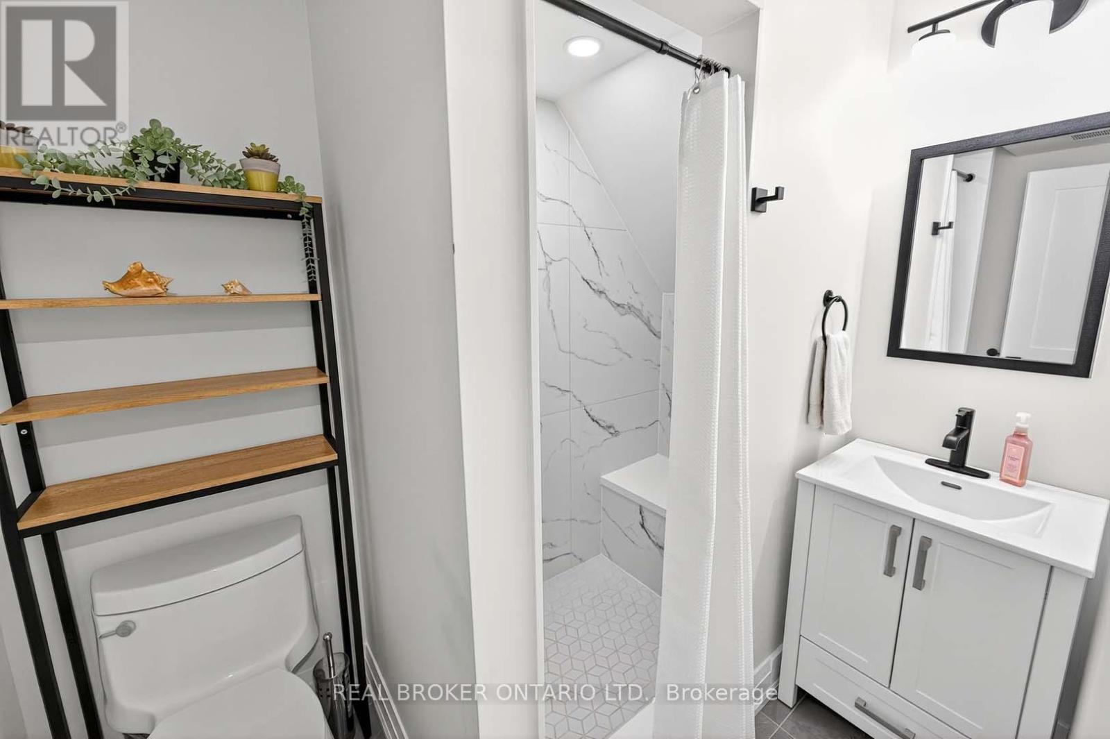 10 Essex Place, Brampton, Ontario  L6T 2A6 - Photo 34 - W12666362