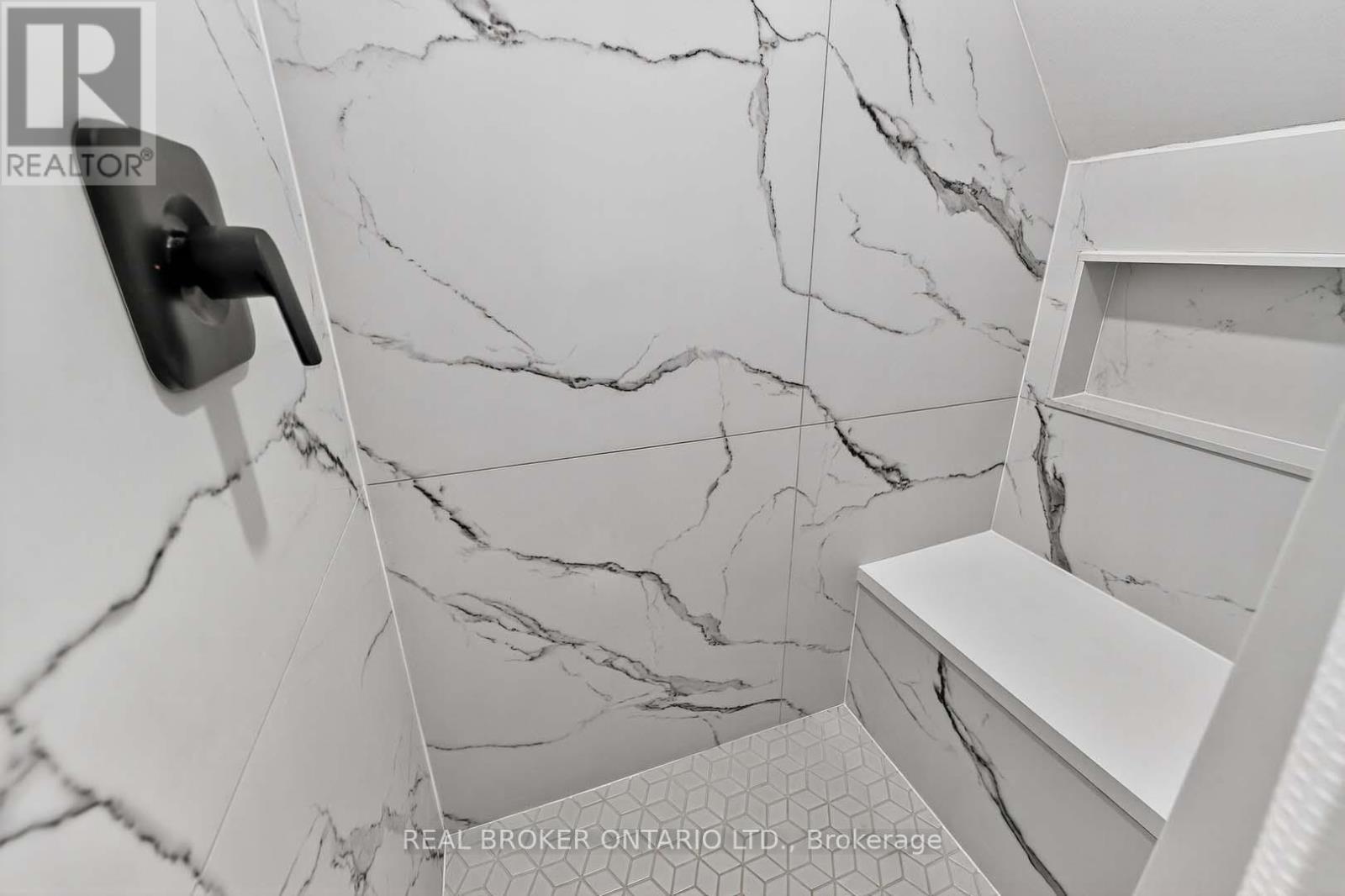 10 Essex Place, Brampton, Ontario  L6T 2A6 - Photo 35 - W12666362