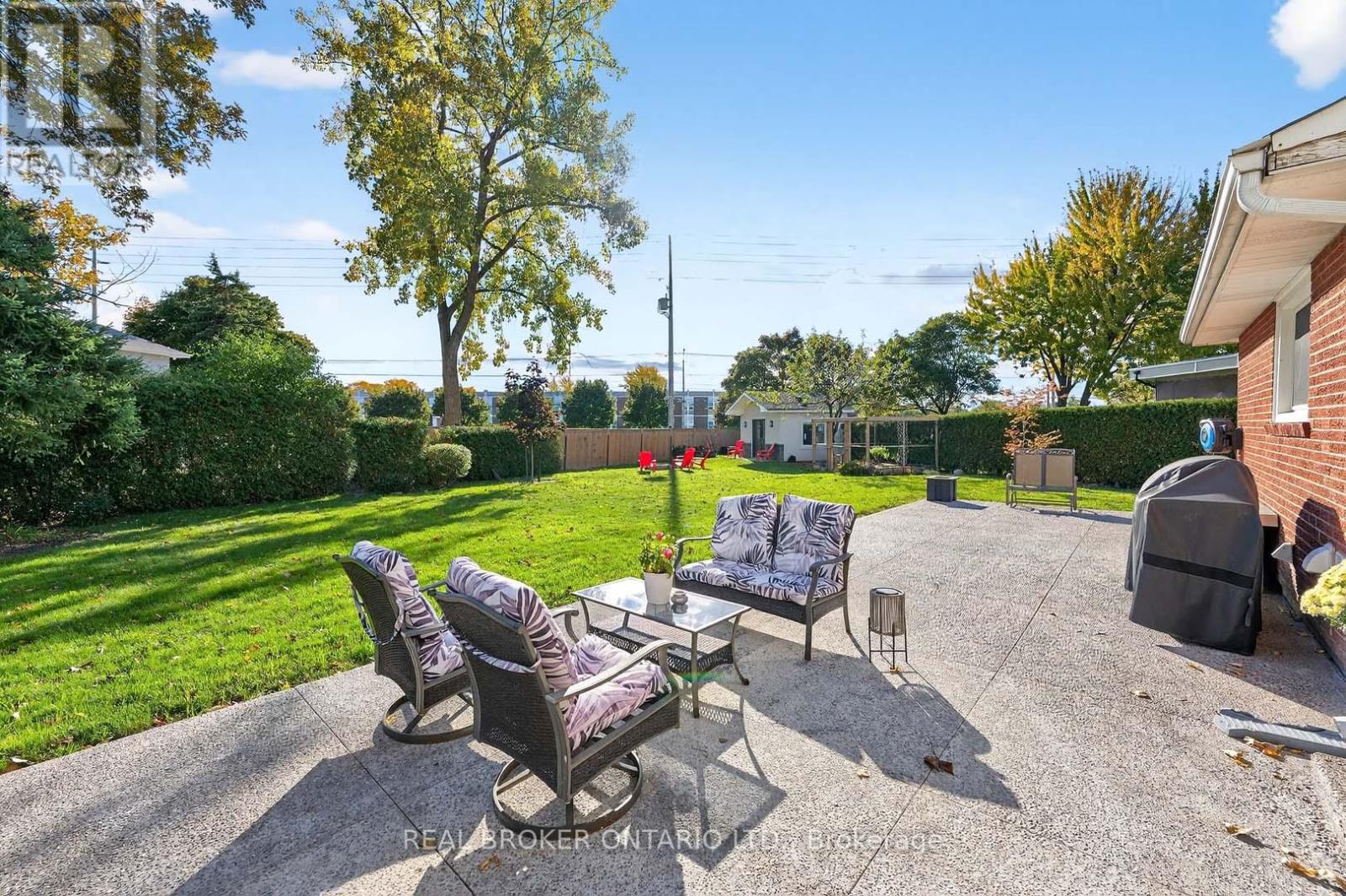 10 Essex Place, Brampton, Ontario  L6T 2A6 - Photo 39 - W12666362