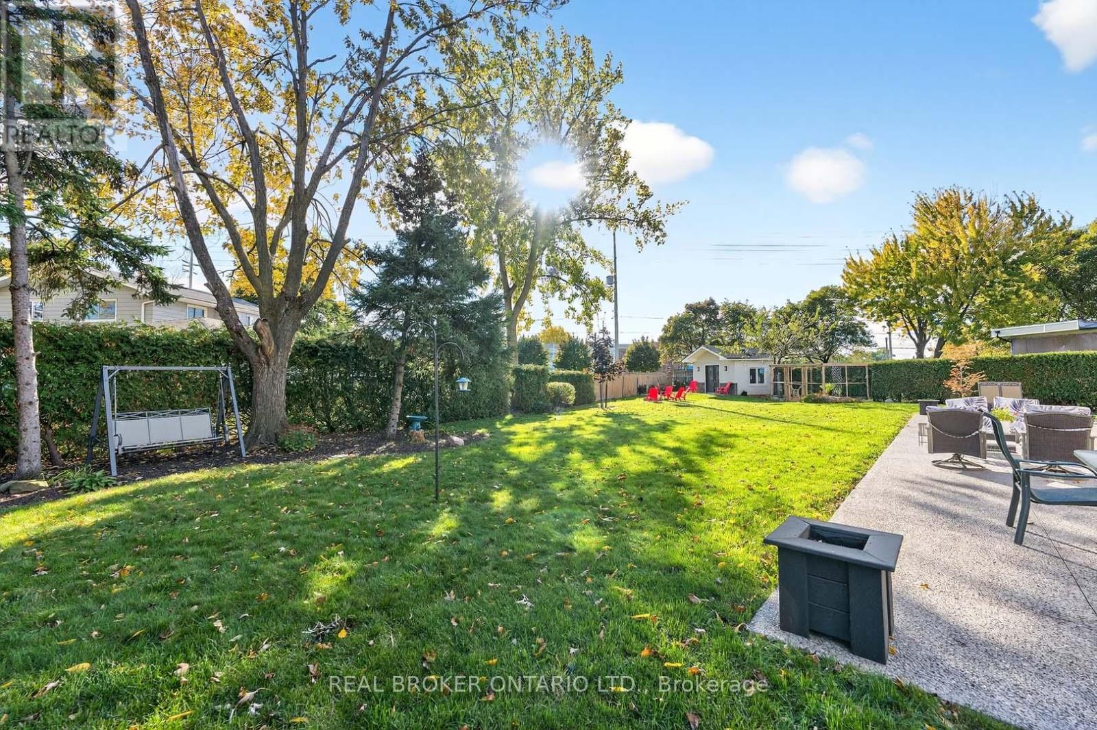 10 Essex Place, Brampton, Ontario  L6T 2A6 - Photo 41 - W12666362