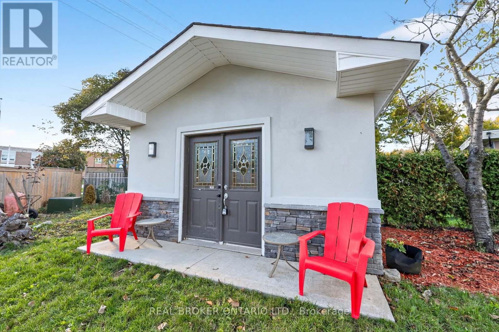 10 Essex Place, Brampton, Ontario  L6T 2A6 - Photo 46 - W12666362