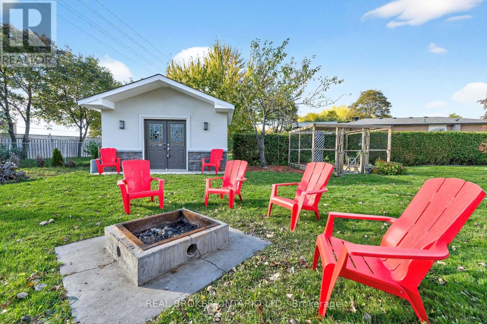 10 Essex Place, Brampton, Ontario  L6T 2A6 - Photo 47 - W12666362