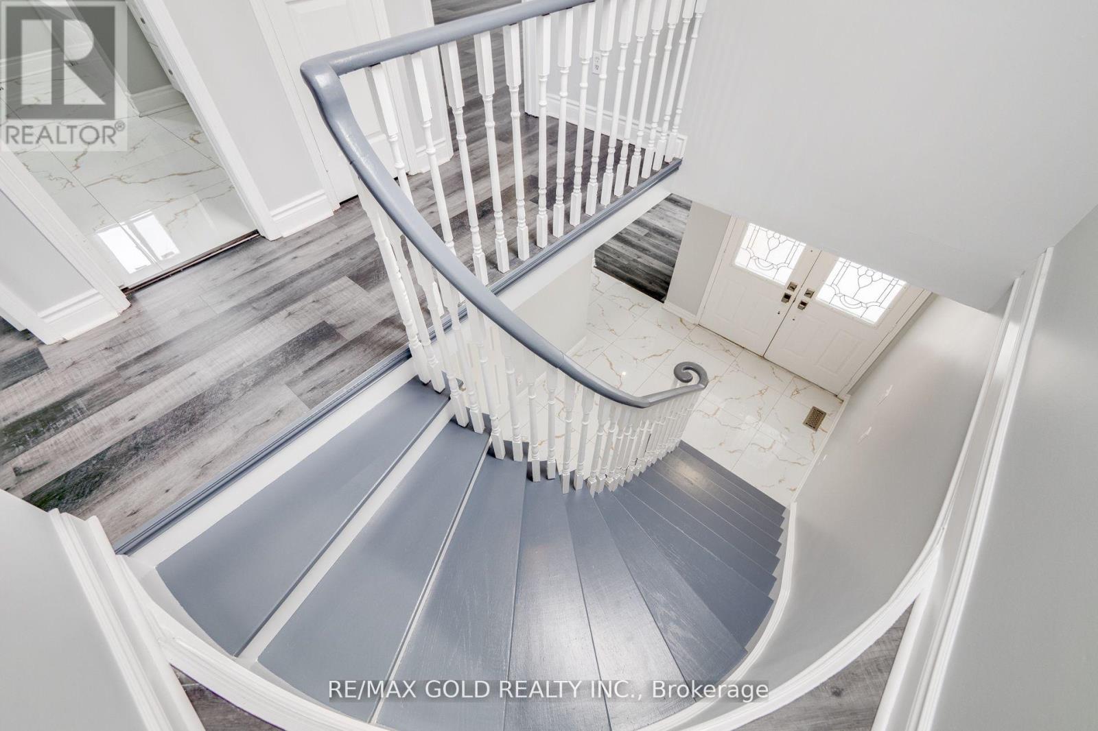 34 Meadowlark Drive, Brampton, Ontario  L6Y 4A7 - Photo 16 - W12666440