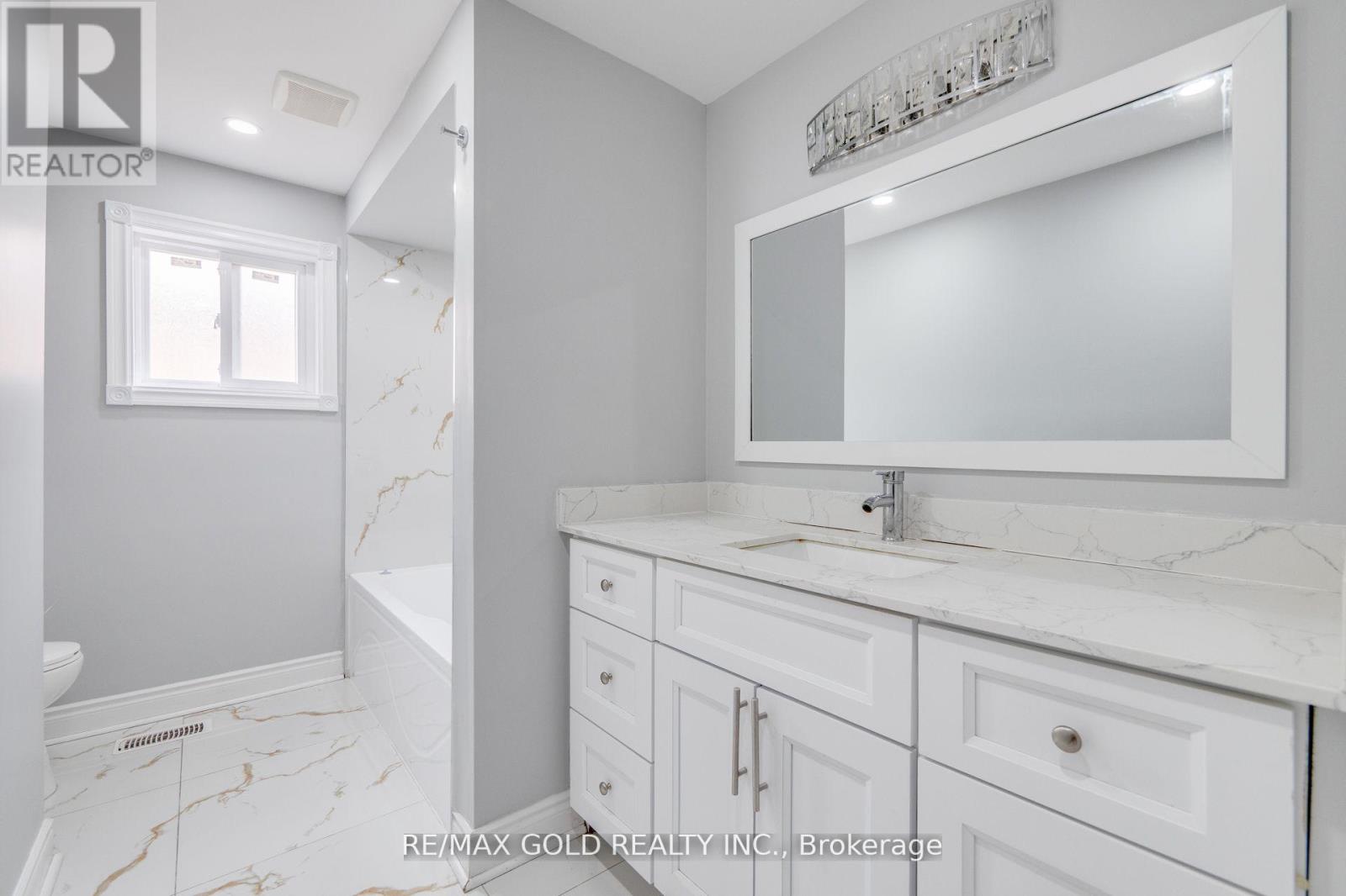 34 Meadowlark Drive, Brampton, Ontario  L6Y 4A7 - Photo 21 - W12666440