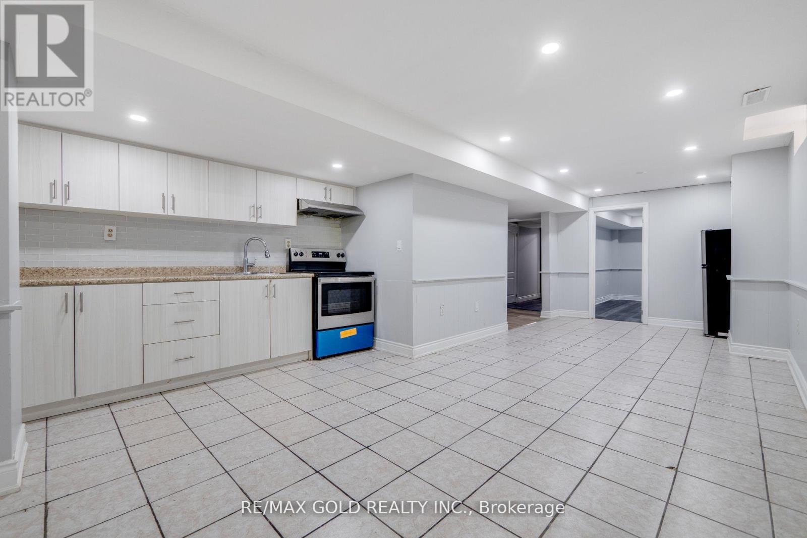 34 Meadowlark Drive, Brampton, Ontario  L6Y 4A7 - Photo 25 - W12666440