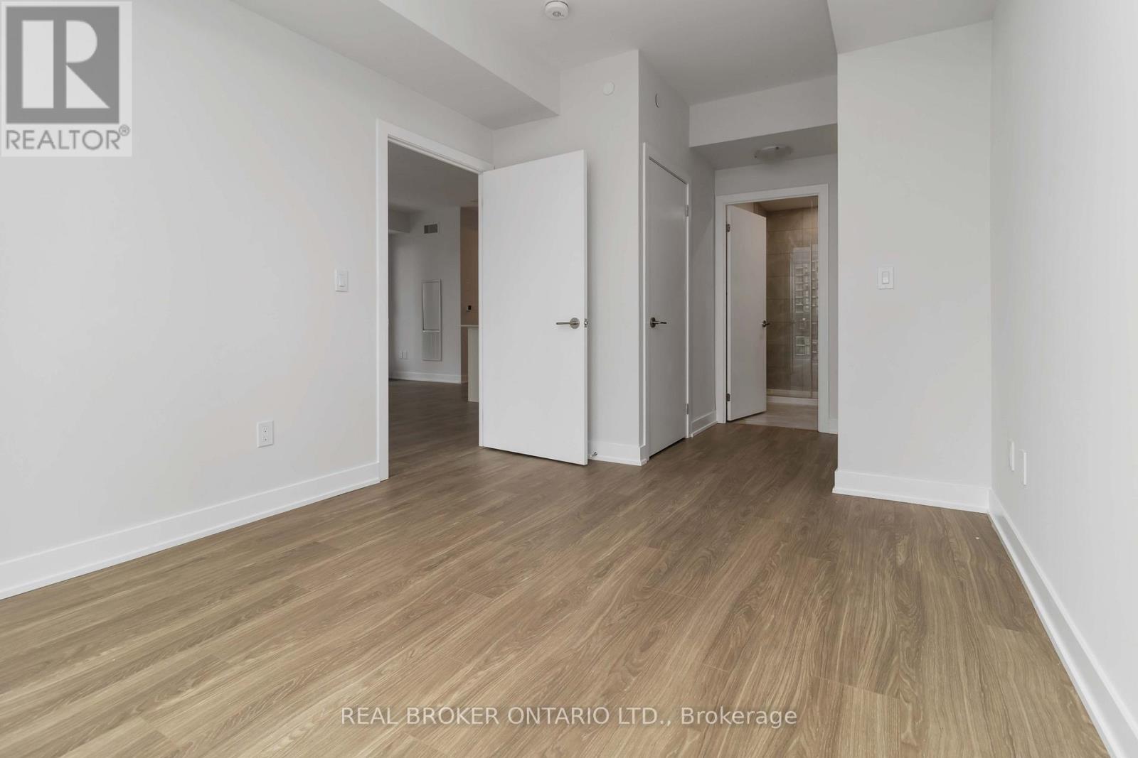 710 - 430 Square One Drive, Mississauga, Ontario  L5B 0L6 - Photo 13 - W12666460