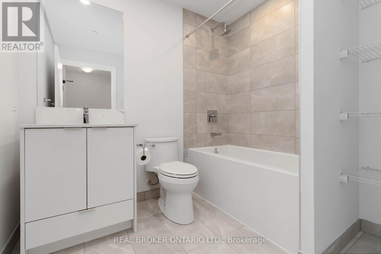 710 - 430 Square One Drive, Mississauga, Ontario  L5B 0L6 - Photo 15 - W12666460