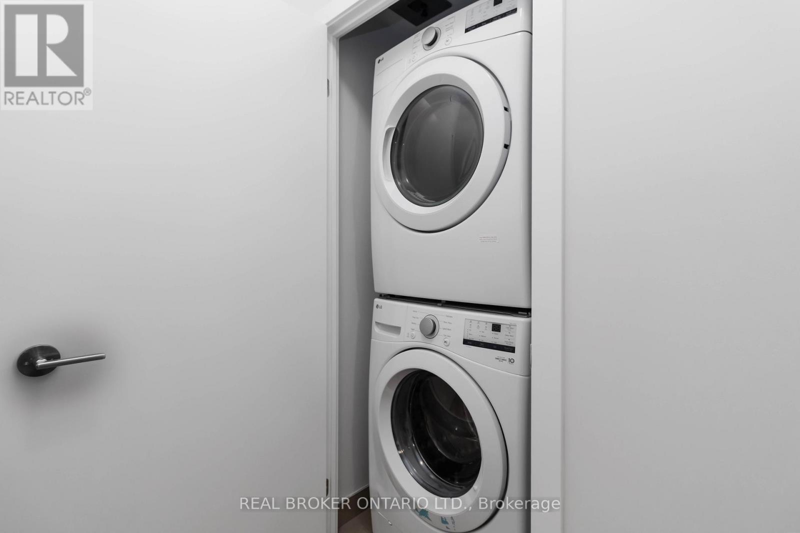 710 - 430 Square One Drive, Mississauga, Ontario  L5B 0L6 - Photo 19 - W12666460