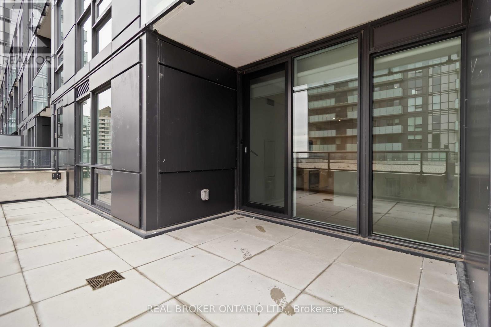 710 - 430 Square One Drive, Mississauga, Ontario  L5B 0L6 - Photo 20 - W12666460