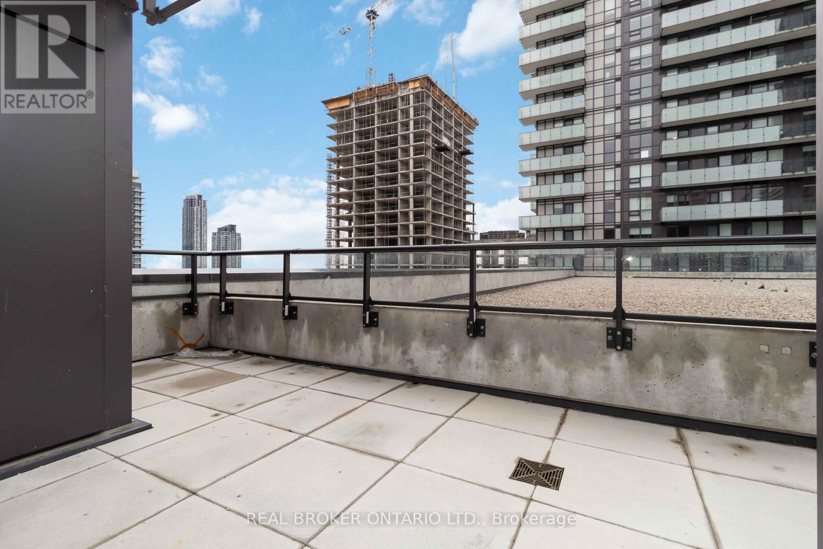 710 - 430 Square One Drive, Mississauga, Ontario  L5B 0L6 - Photo 21 - W12666460