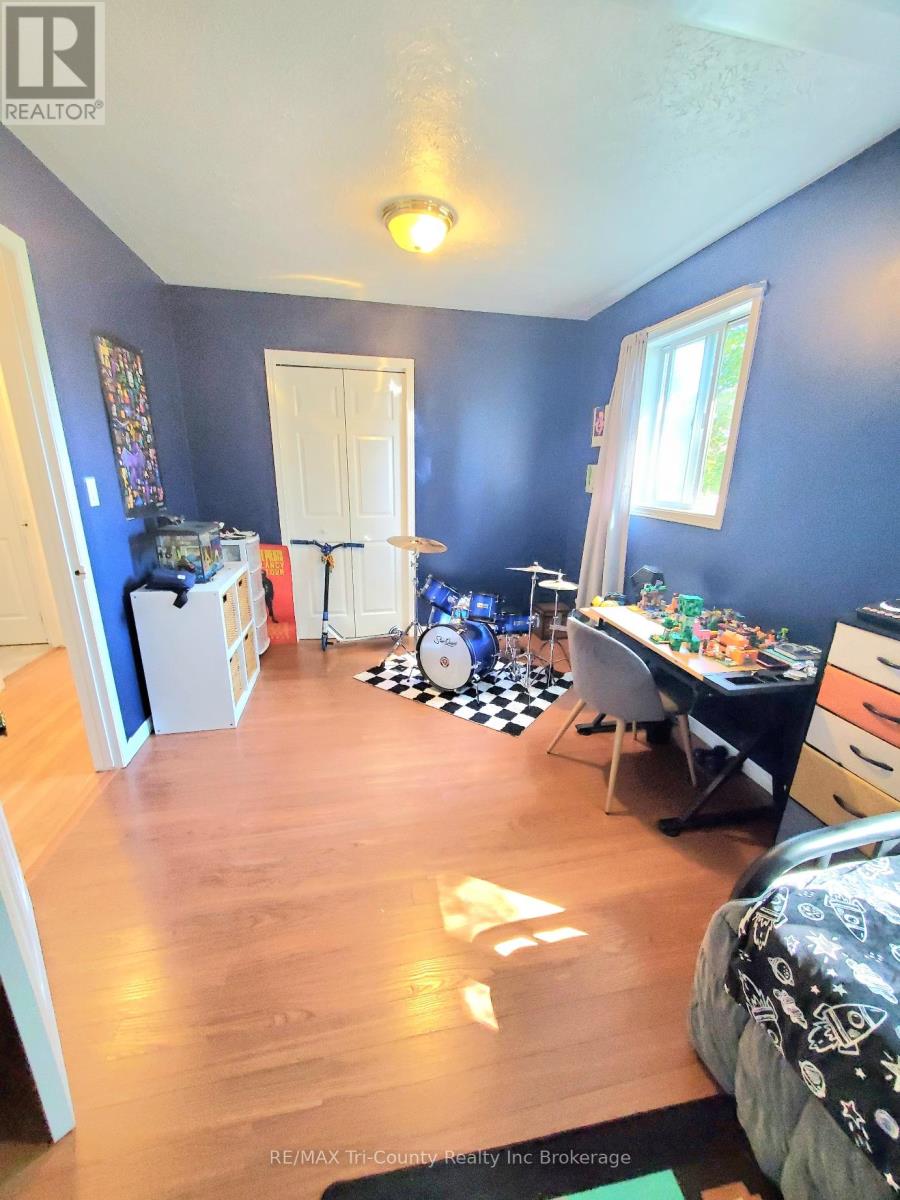 5 Rosemarie Boulevard, Norfolk, Ontario  N4B 2W4 - Photo 12 - X12449979