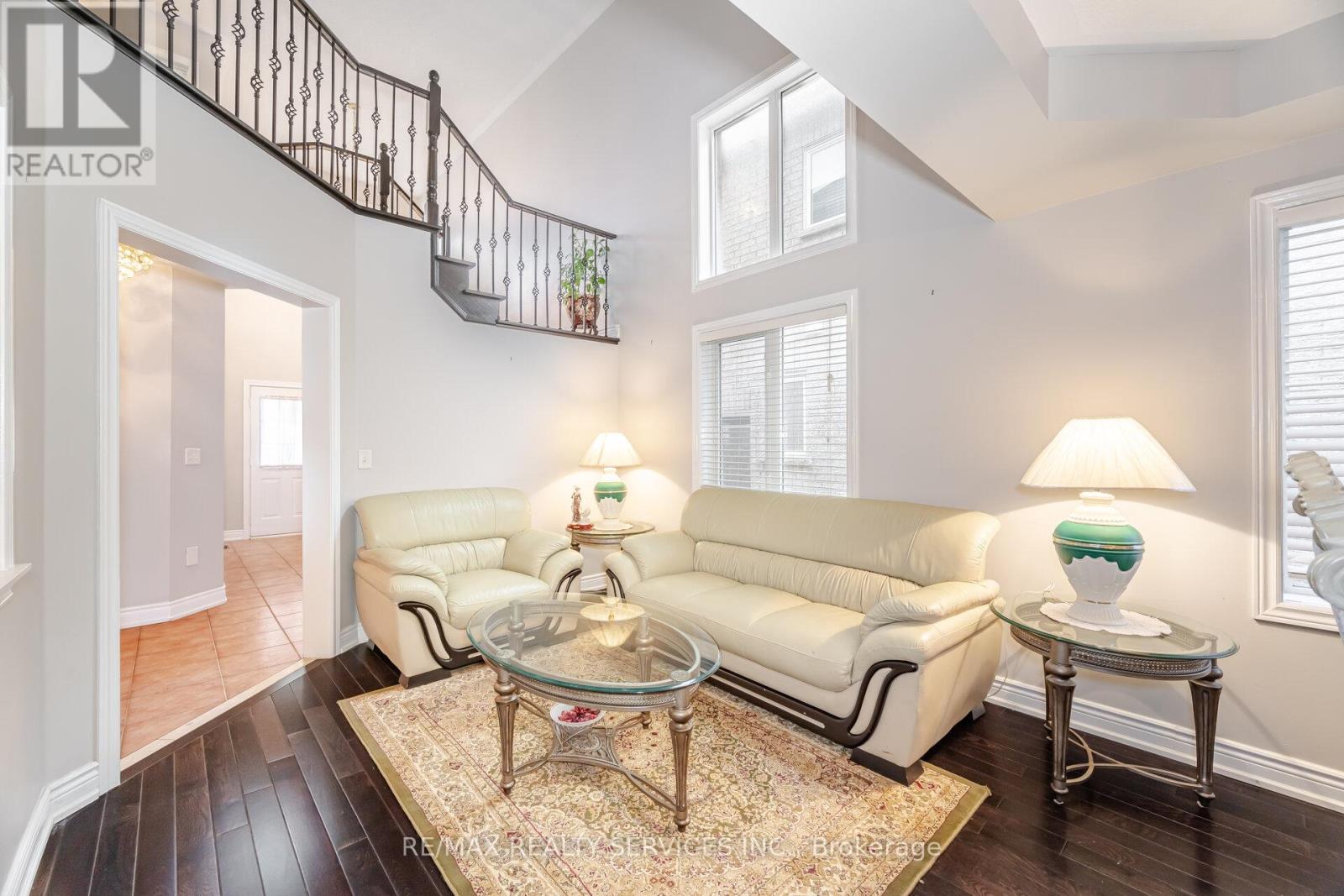 39 Rattlesnake Road, Brampton, Ontario  L6R 3B9 - Photo 5 - W12671636