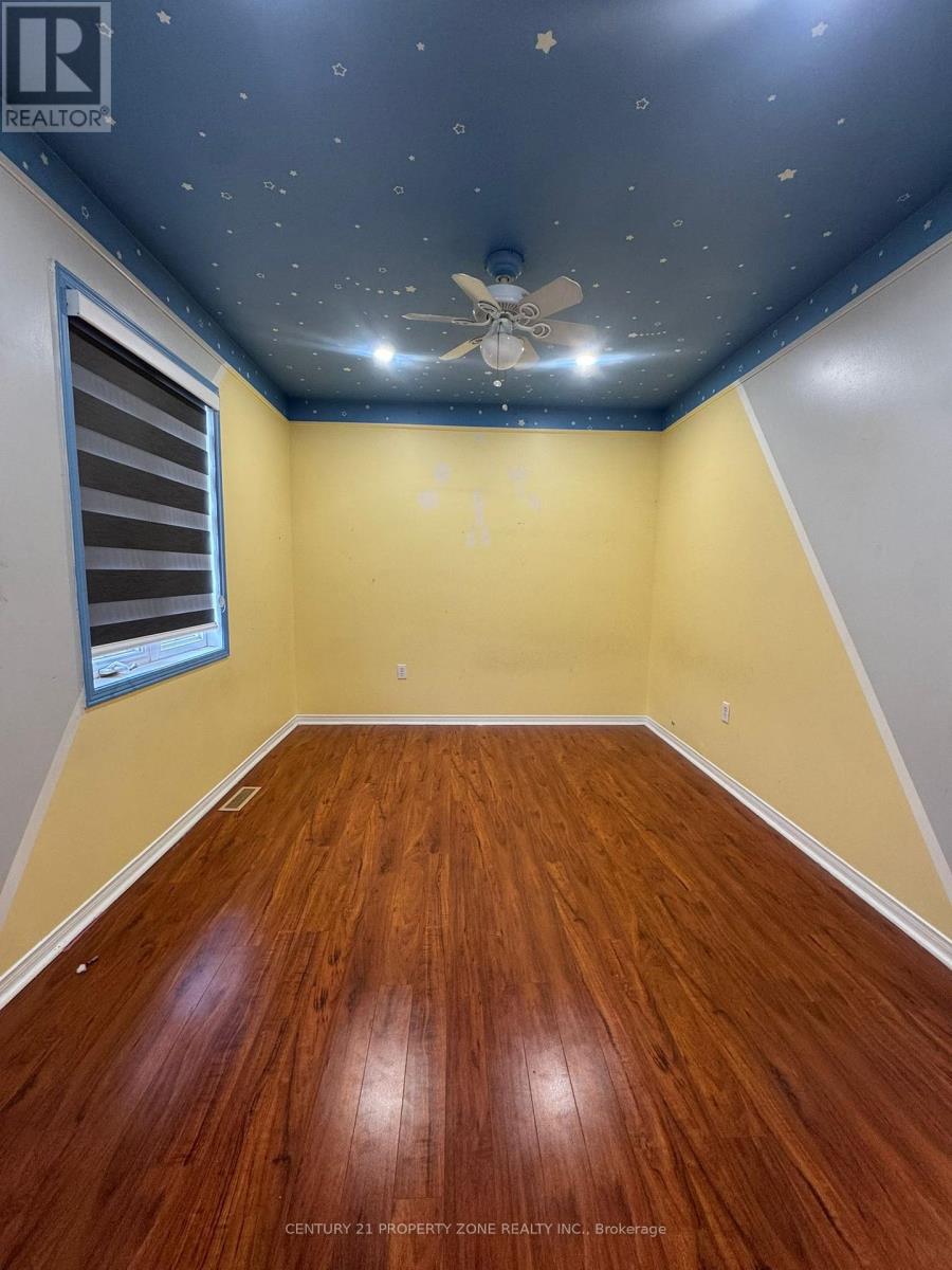 7695 Doverwood Drive, Mississauga, Ontario  L5N 8J1 - Photo 7 - W12671686