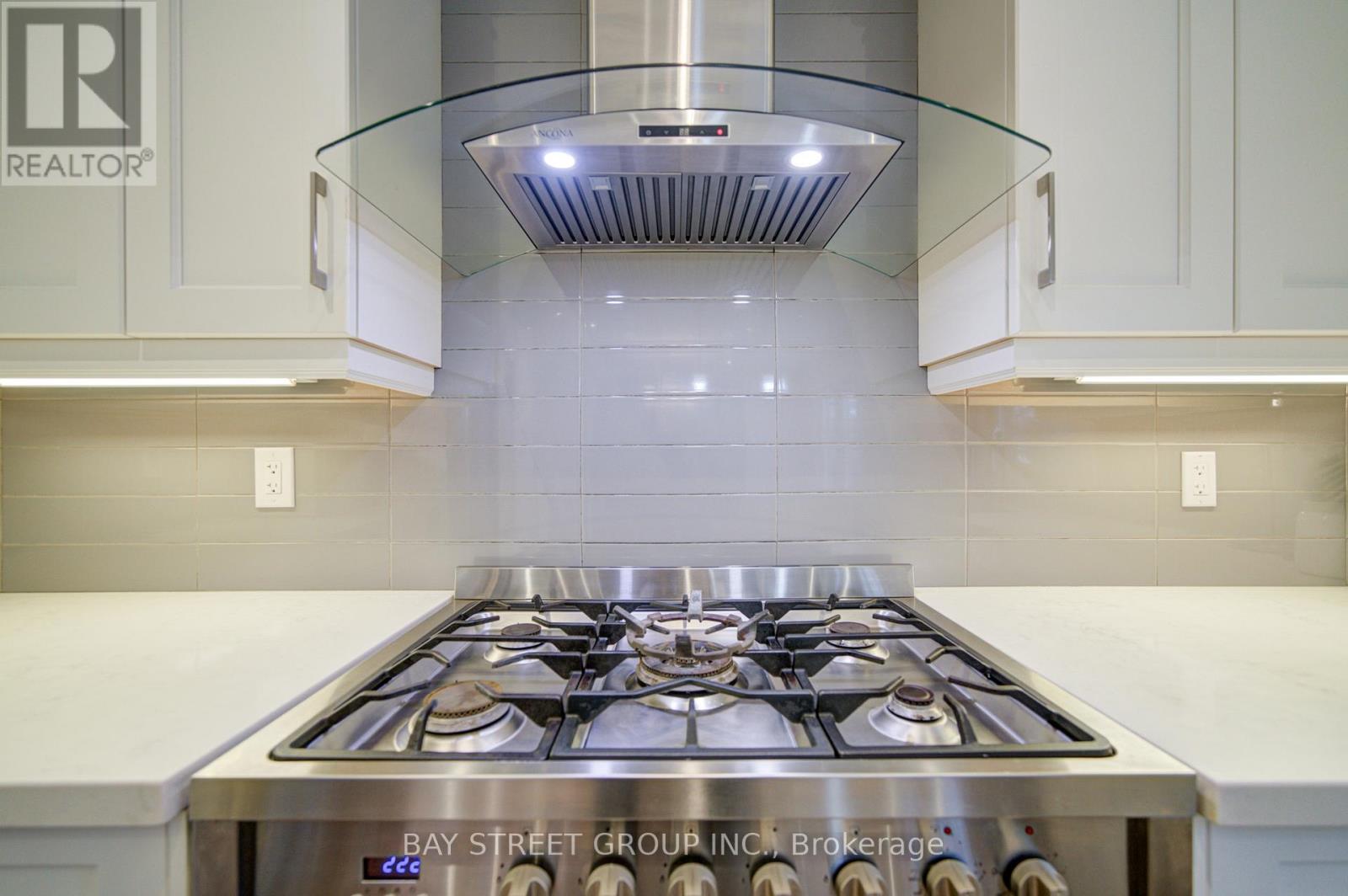 1271 Greenwood Crescent, Oakville, Ontario  L6J 6W3 - Photo 12 - W12671718