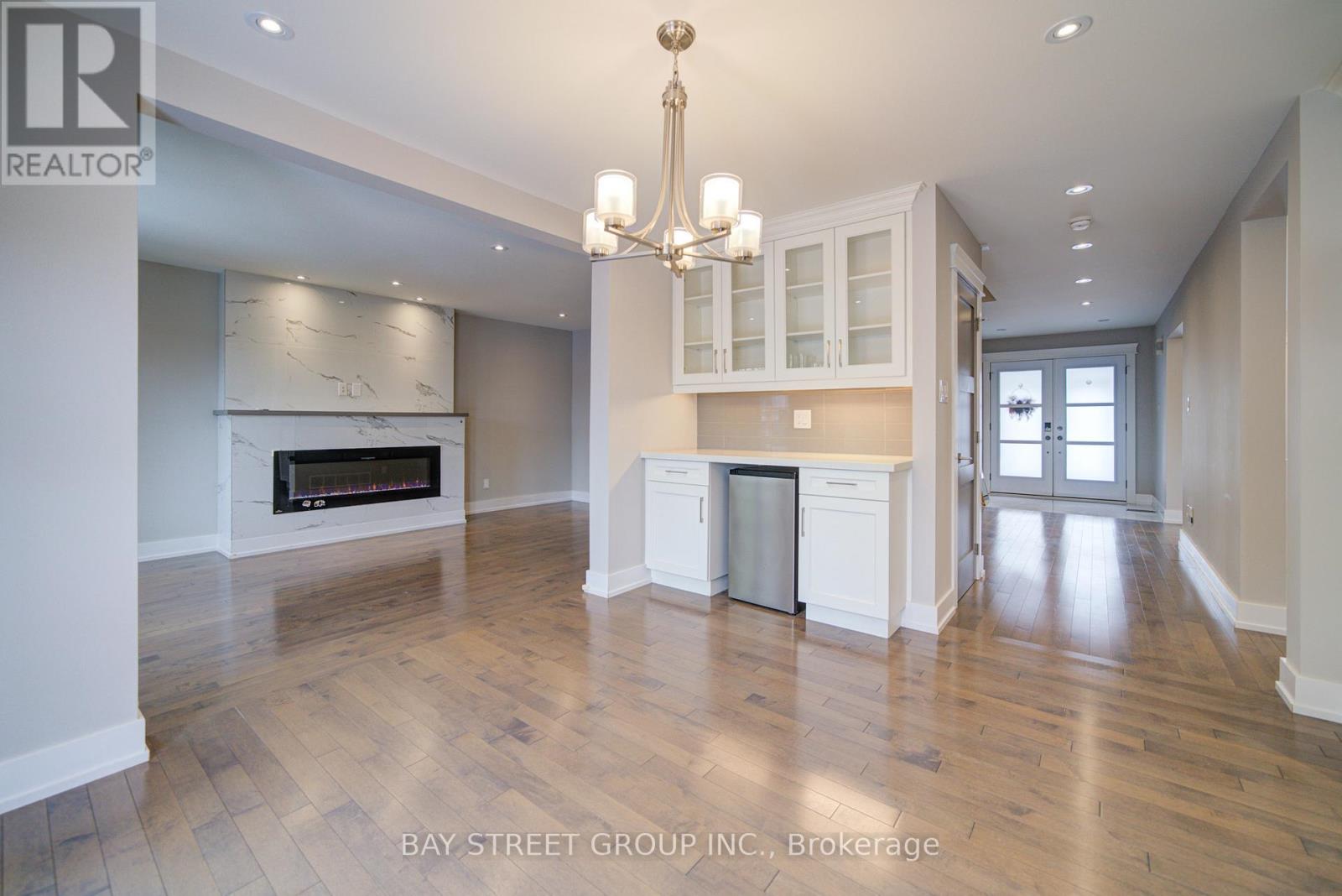 1271 Greenwood Crescent, Oakville, Ontario  L6J 6W3 - Photo 14 - W12671718