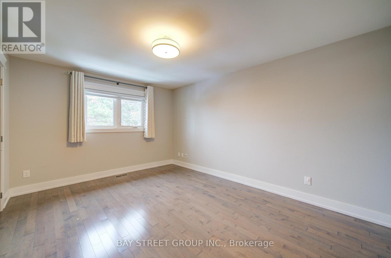 1271 Greenwood Crescent, Oakville, Ontario  L6J 6W3 - Photo 20 - W12671718