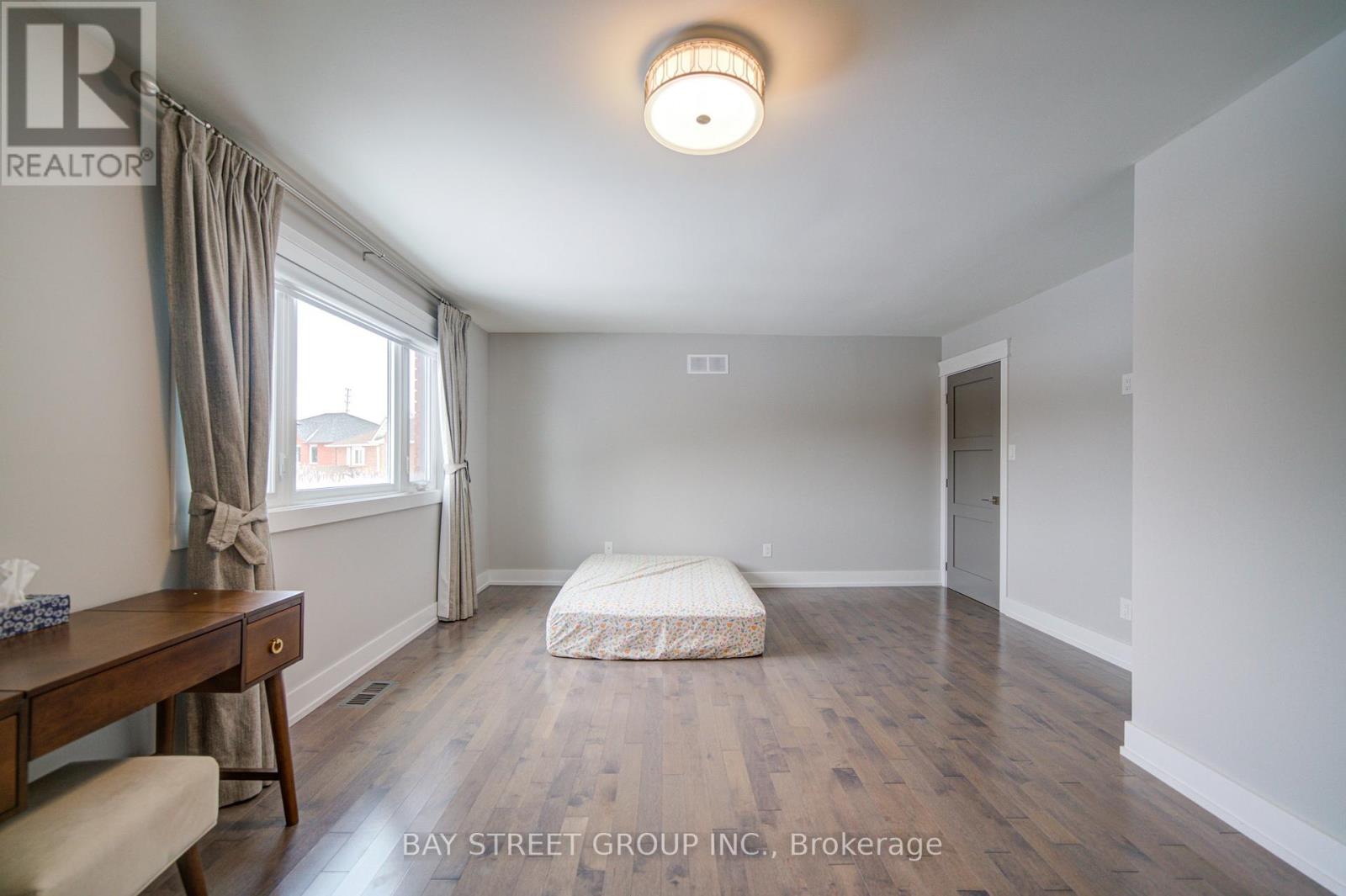 1271 Greenwood Crescent, Oakville, Ontario  L6J 6W3 - Photo 26 - W12671718