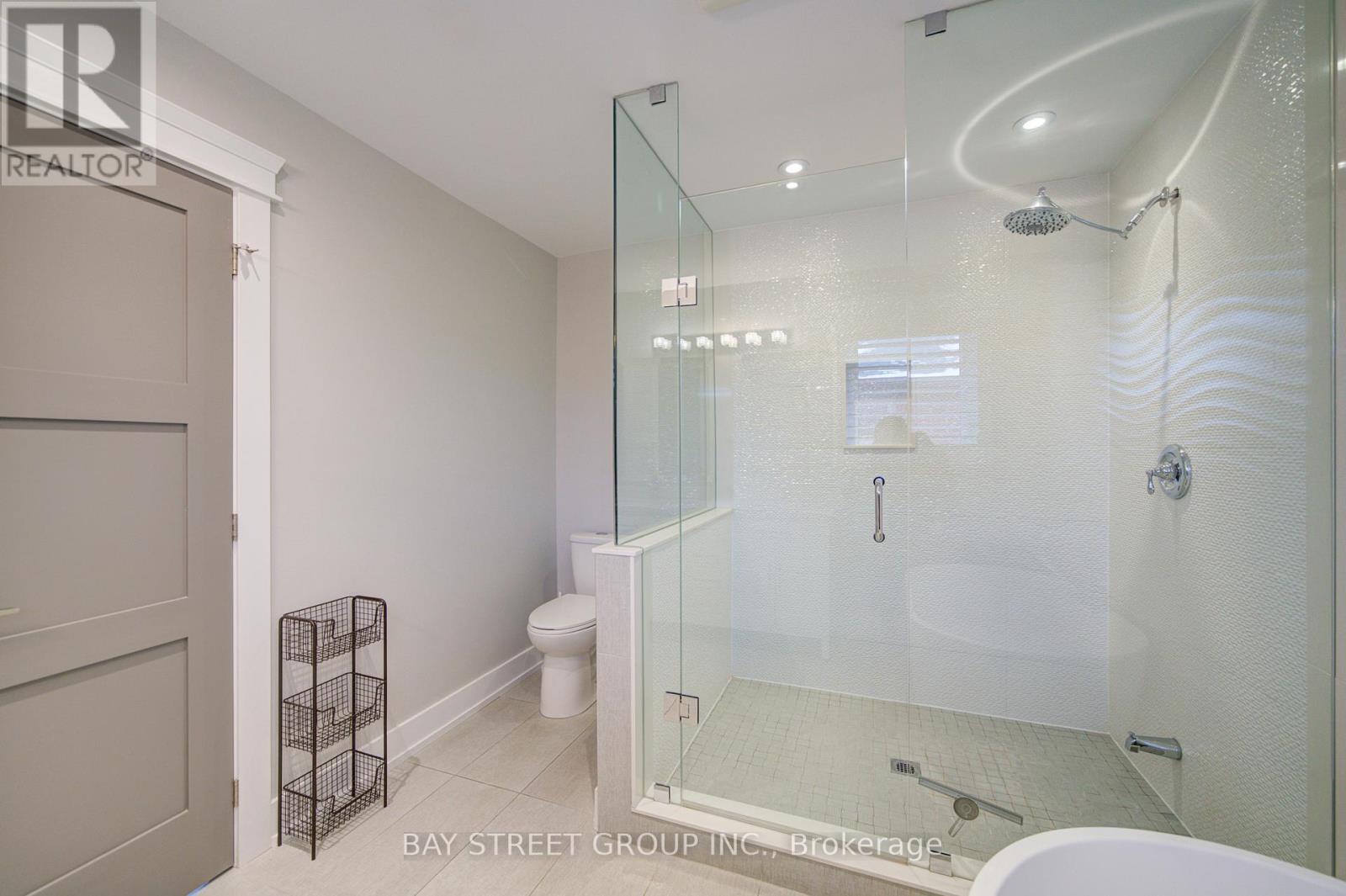 1271 Greenwood Crescent, Oakville, Ontario  L6J 6W3 - Photo 28 - W12671718