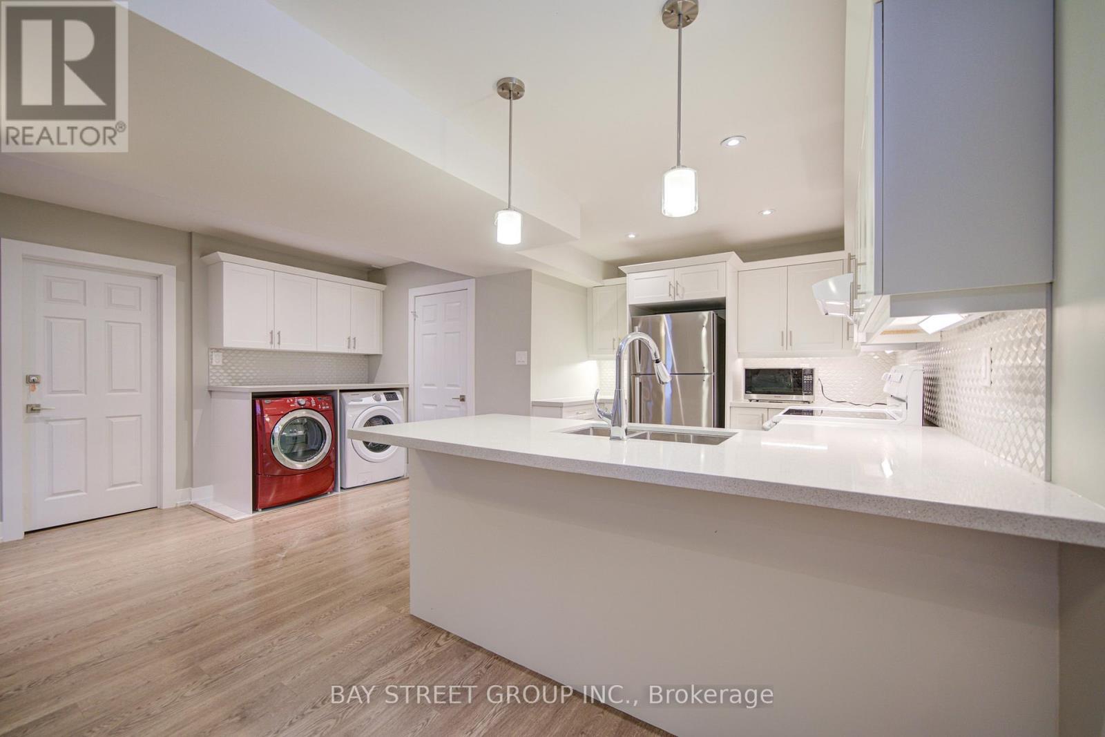 1271 Greenwood Crescent, Oakville, Ontario  L6J 6W3 - Photo 29 - W12671718