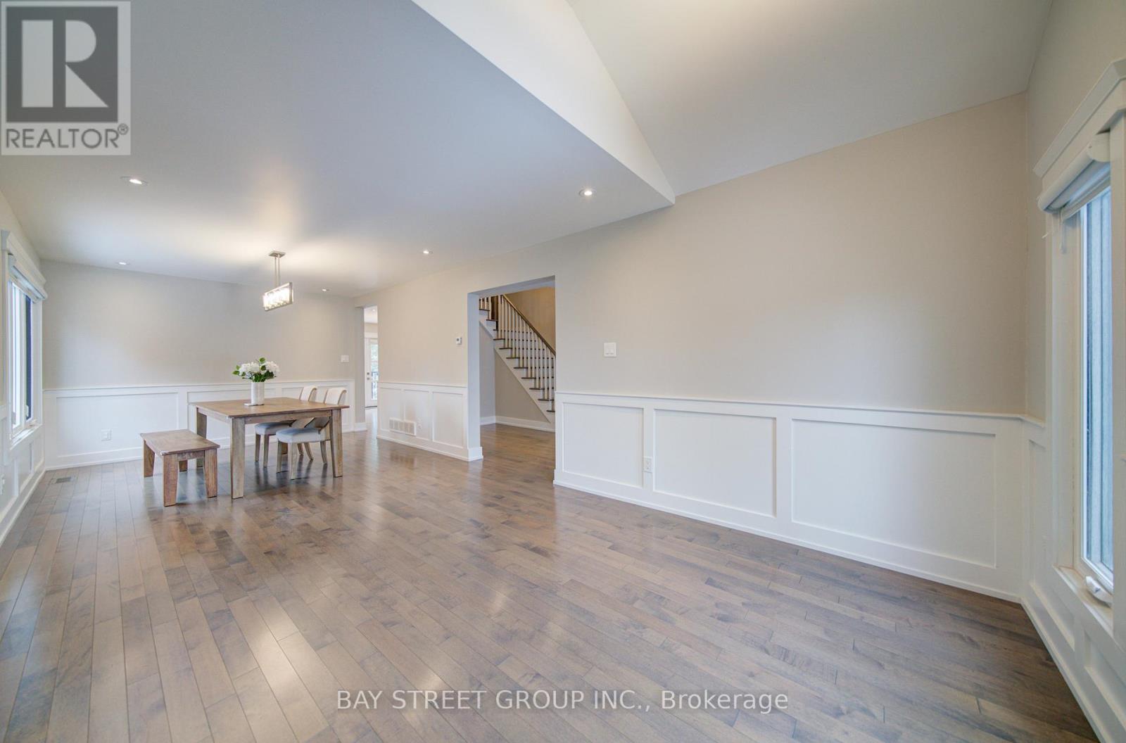 1271 Greenwood Crescent, Oakville, Ontario  L6J 6W3 - Photo 6 - W12671718