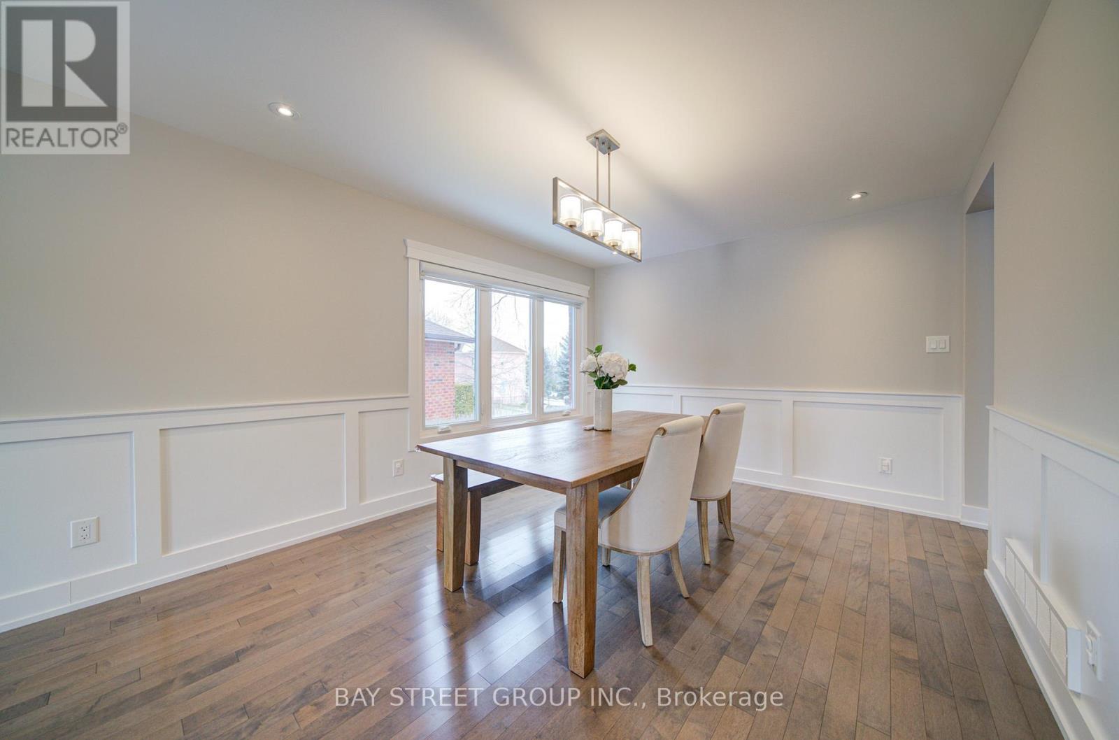 1271 Greenwood Crescent, Oakville, Ontario  L6J 6W3 - Photo 8 - W12671718