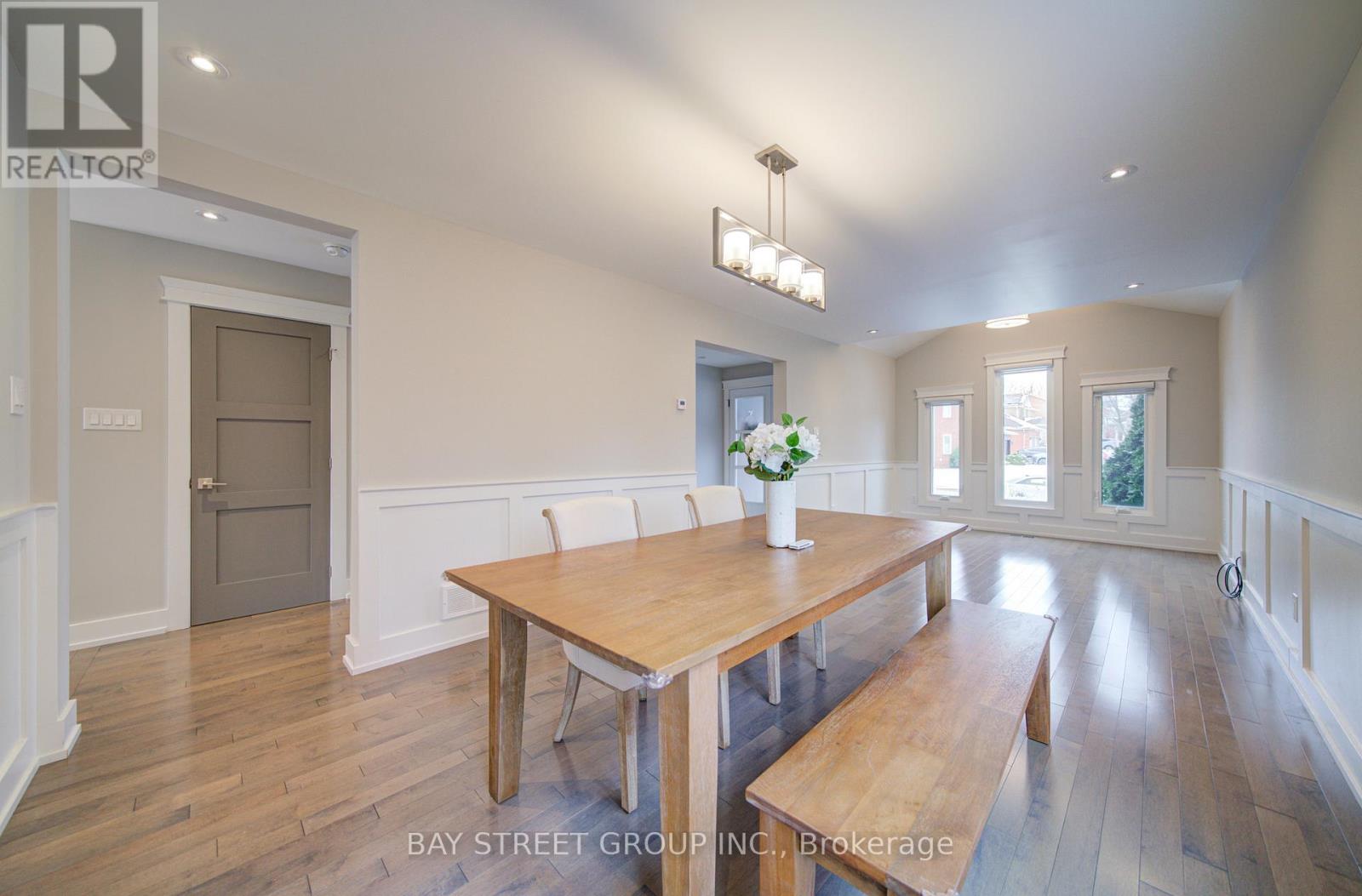 1271 Greenwood Crescent, Oakville, Ontario  L6J 6W3 - Photo 9 - W12671718