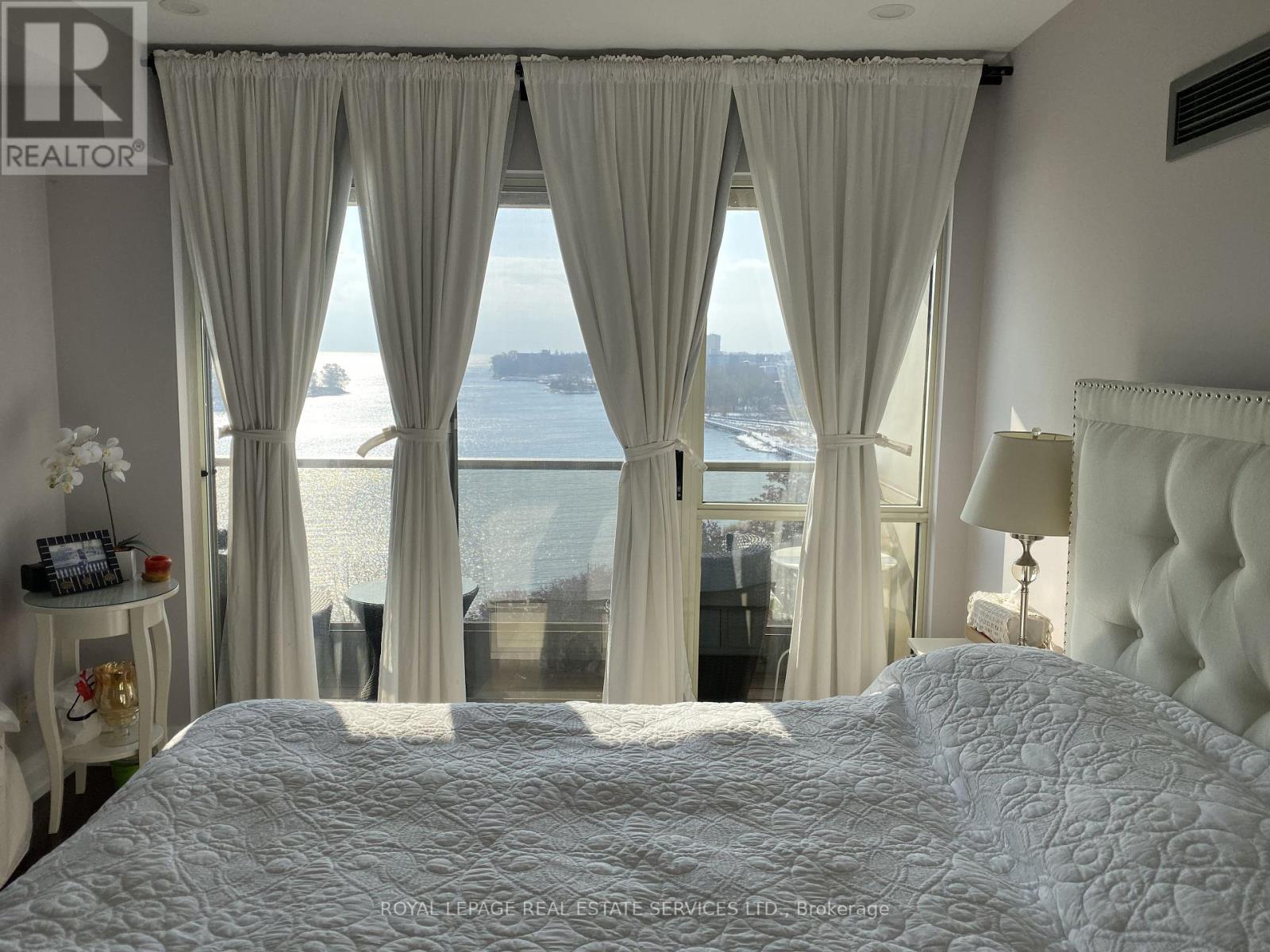 910 - 2267 Lake Shore Boulevard W, Toronto, Ontario  M8V 3X2 - Photo 5 - W12671730