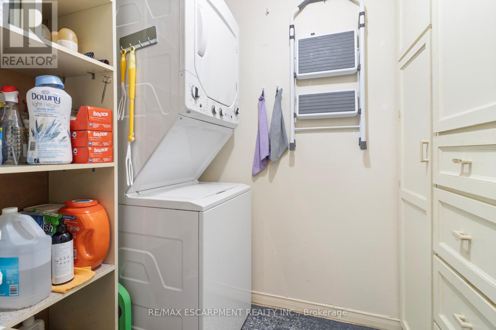 302 - 5070 Pinedale Avenue, Burlington, Ontario  L7L 5V6 - Photo 5 - W12671752