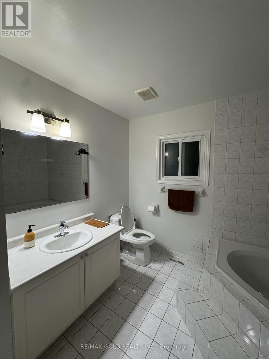 148 Sahara Trail, Brampton, Ontario  L6R 1P6 - Photo 13 - W12671754