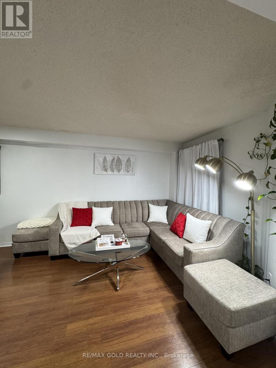 148 Sahara Trail, Brampton, Ontario  L6R 1P6 - Photo 3 - W12671754