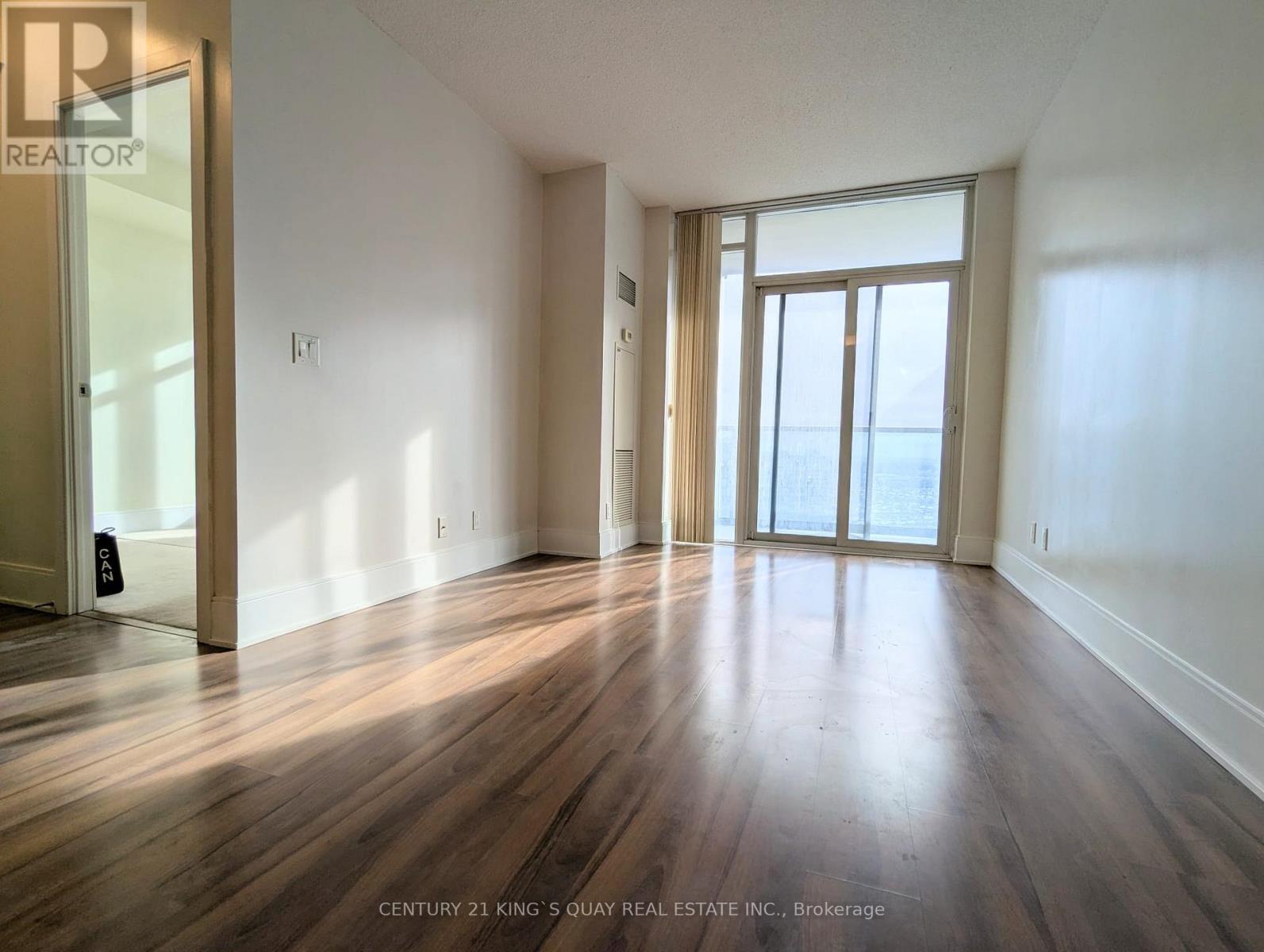 2210 - 330 Burnhamthorpe Road W, Mississauga, Ontario  L5B 0E1 - Photo 3 - W12671764