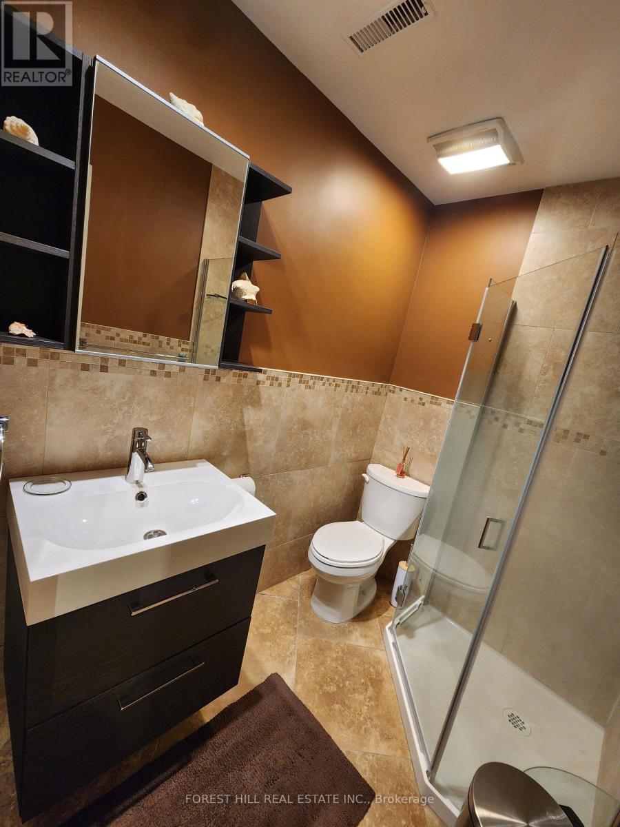 1214 Kos Boulevard, Mississauga, Ontario  L5J 4L7 - Photo 10 - W12671786