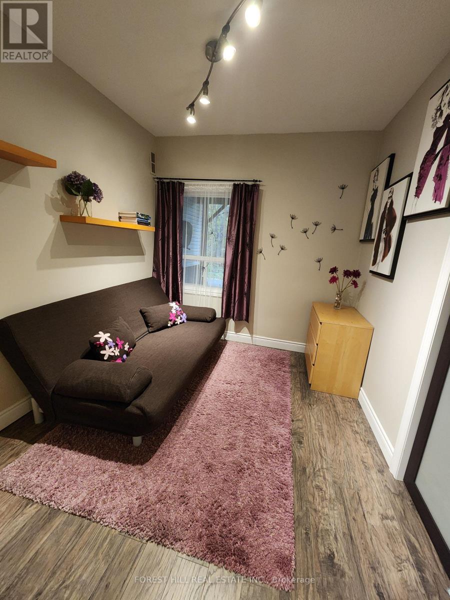 1214 Kos Boulevard, Mississauga, Ontario  L5J 4L7 - Photo 14 - W12671786