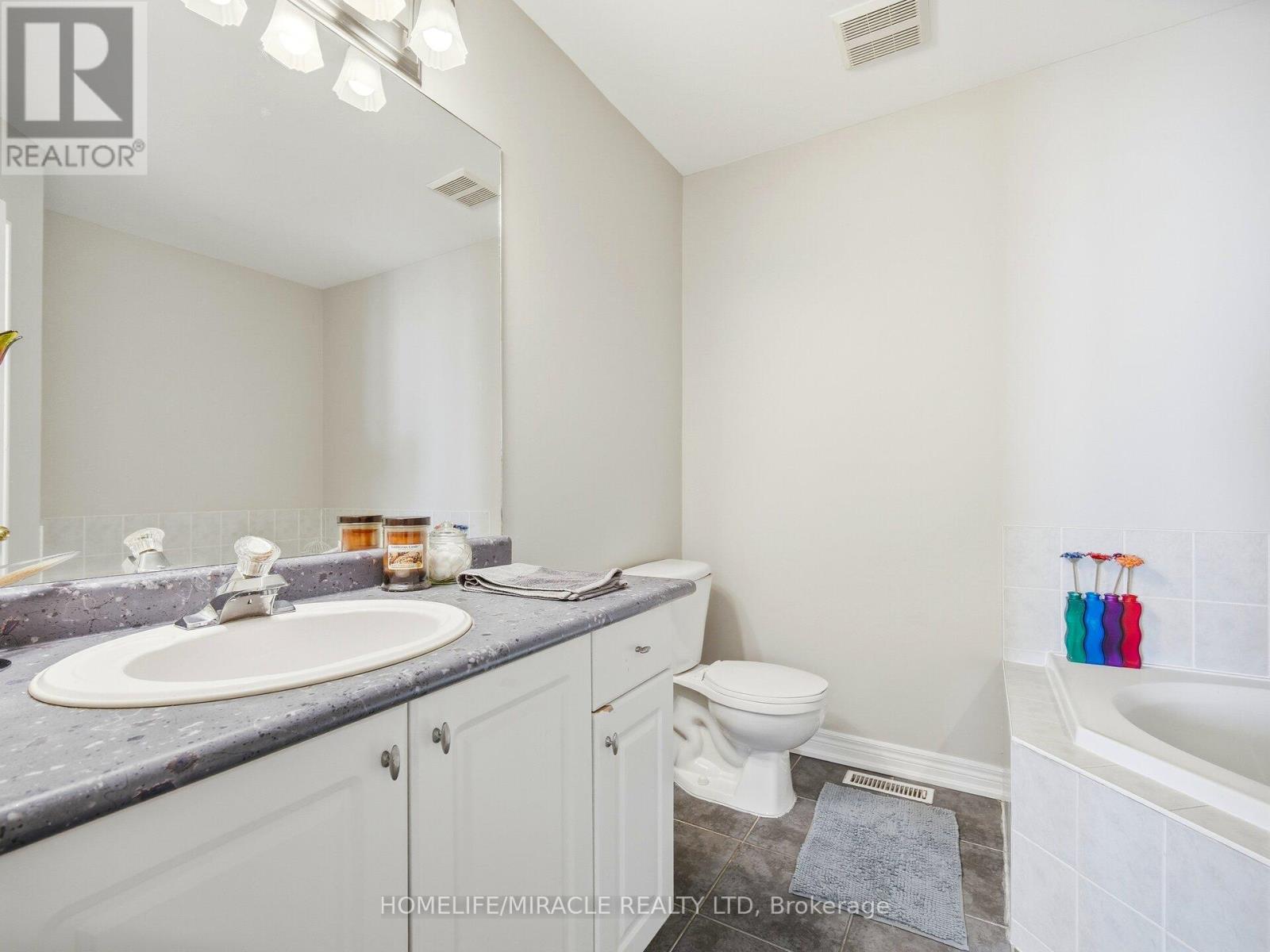 3 Purple Finch Court, Brampton, Ontario  L6X 5A3 - Photo 23 - W12671854