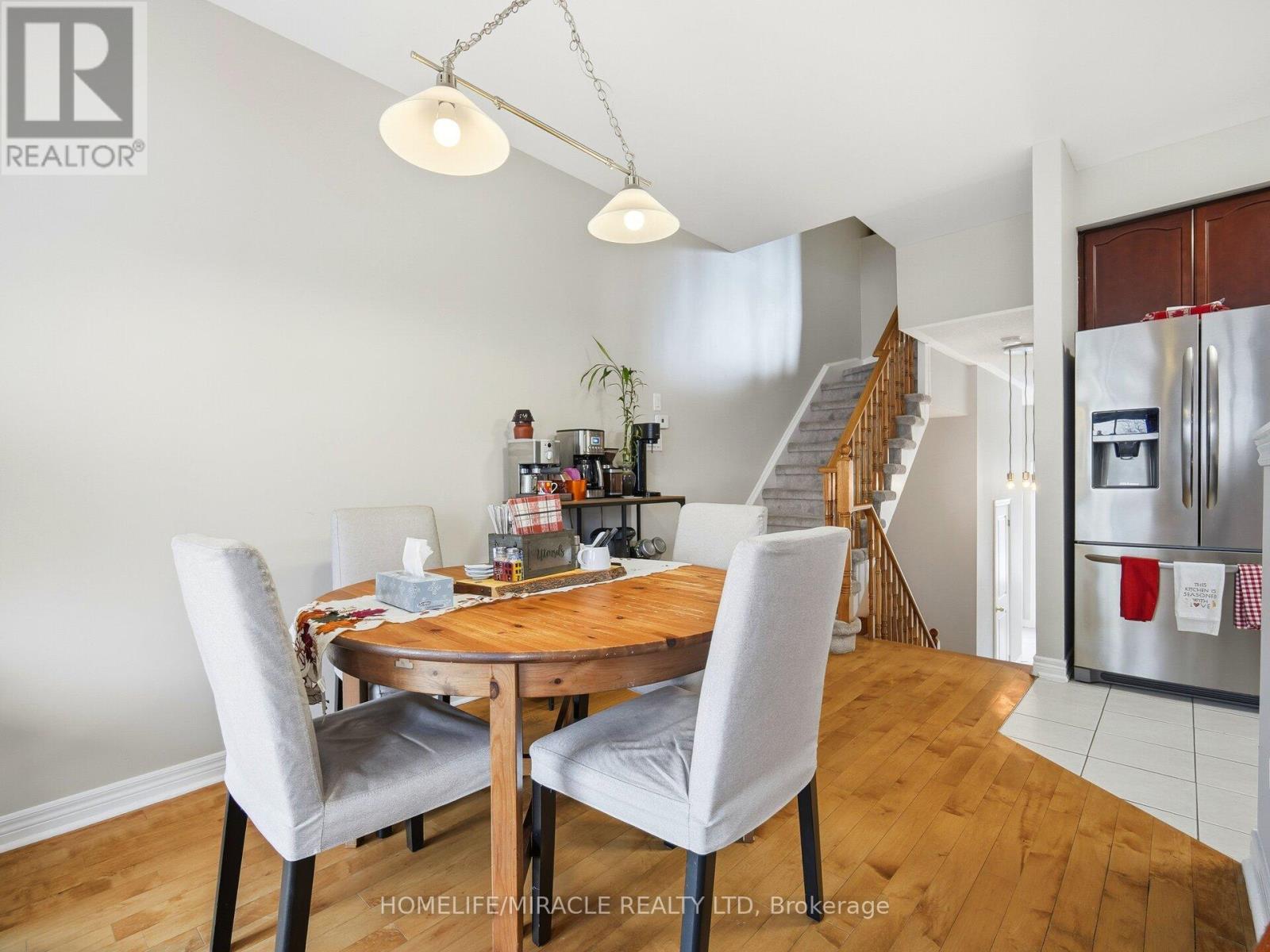 3 Purple Finch Court, Brampton, Ontario  L6X 5A3 - Photo 9 - W12671854