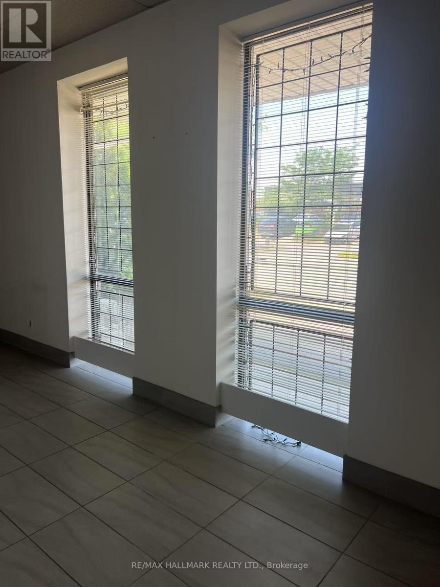 2a - 25 Vanley Crescent, Toronto, Ontario  M3J 2B7 - Photo 5 - W12671896