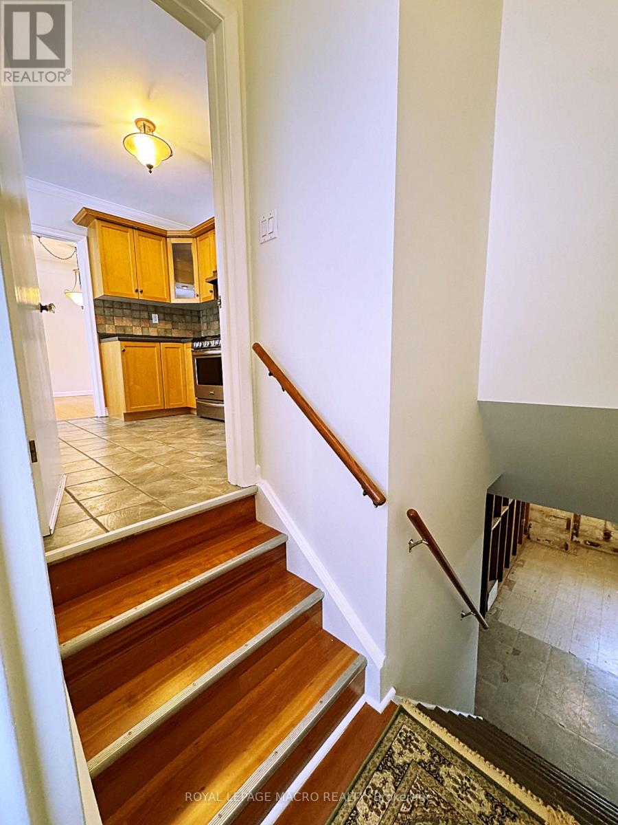 646 Iroquois Avenue, Hamilton, Ontario  L9G 3B4 - Photo 22 - X12671618