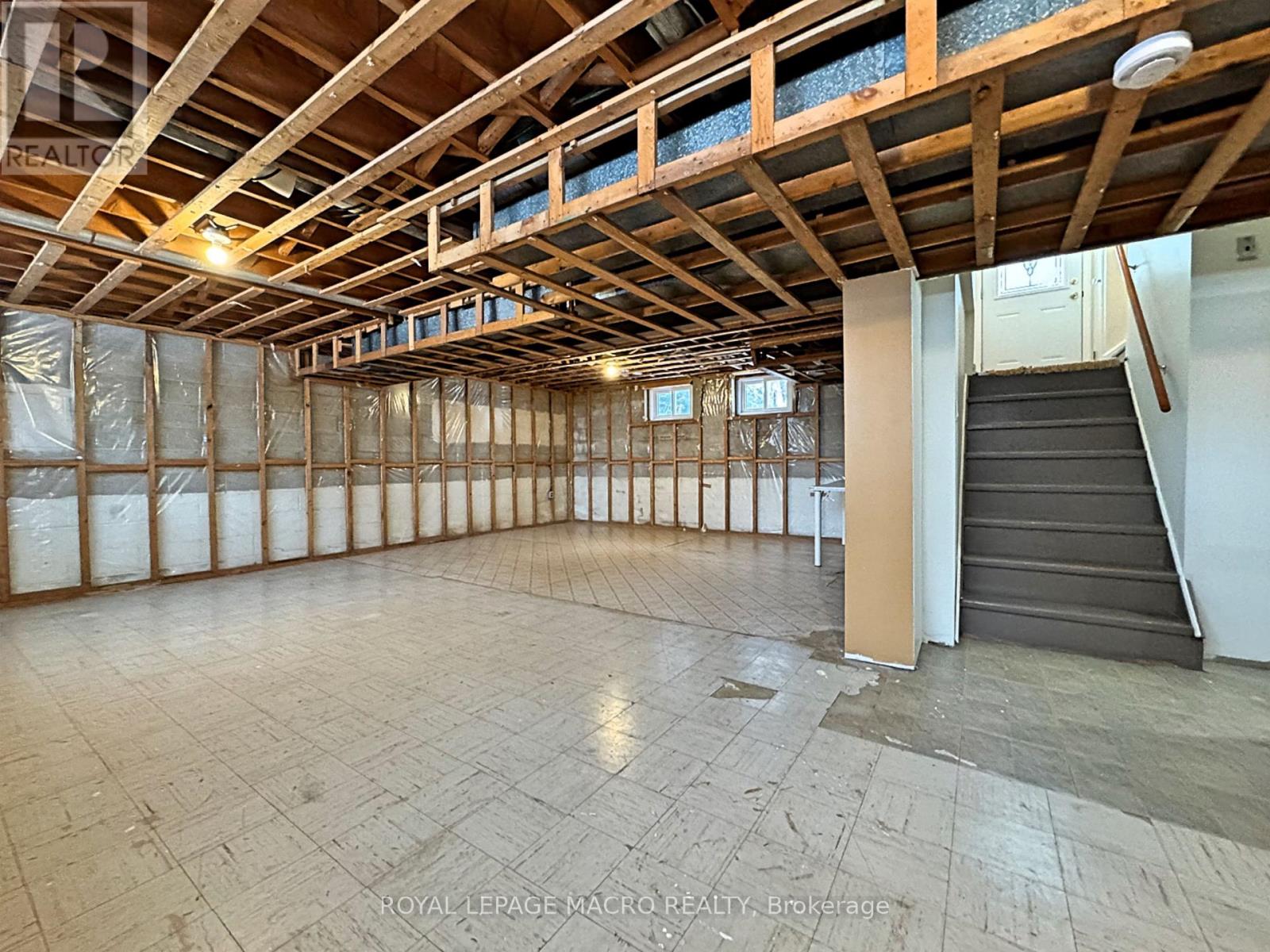 646 Iroquois Avenue, Hamilton, Ontario  L9G 3B4 - Photo 24 - X12671618