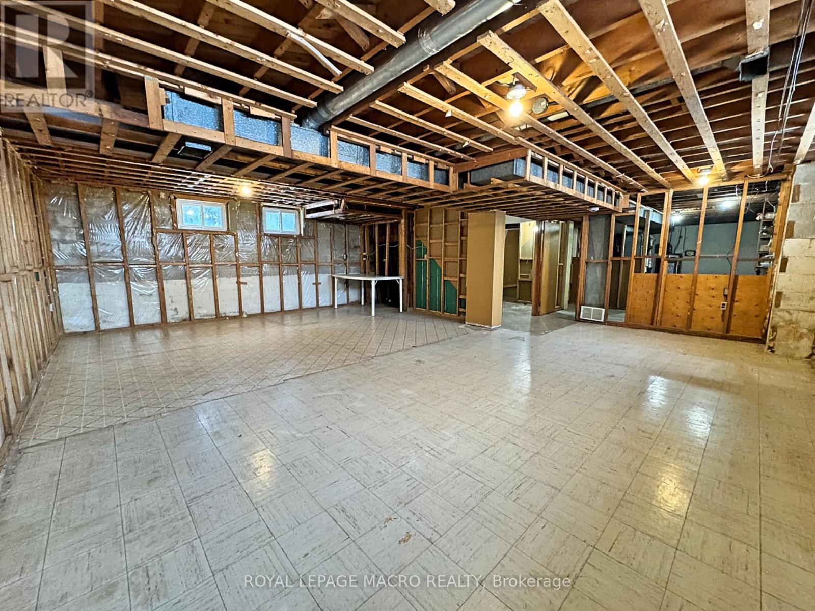 646 Iroquois Avenue, Hamilton, Ontario  L9G 3B4 - Photo 25 - X12671618