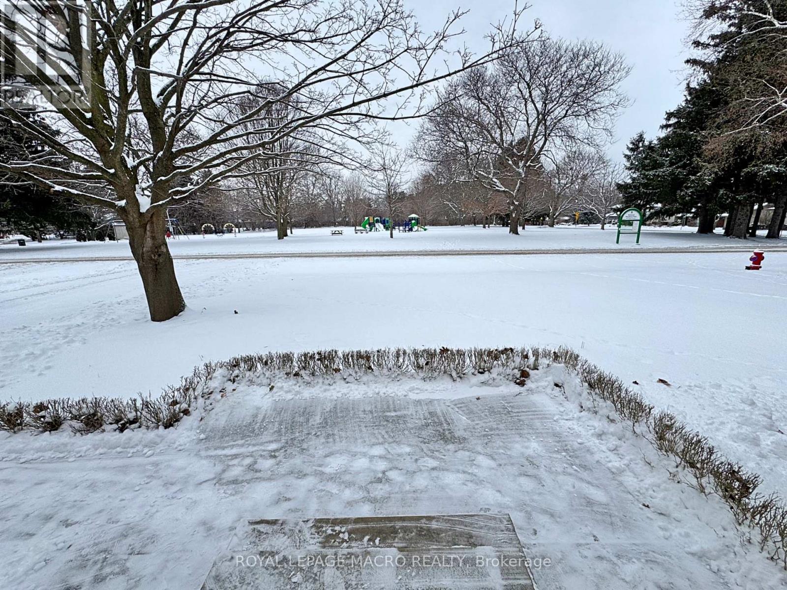 646 Iroquois Avenue, Hamilton, Ontario  L9G 3B4 - Photo 32 - X12671618