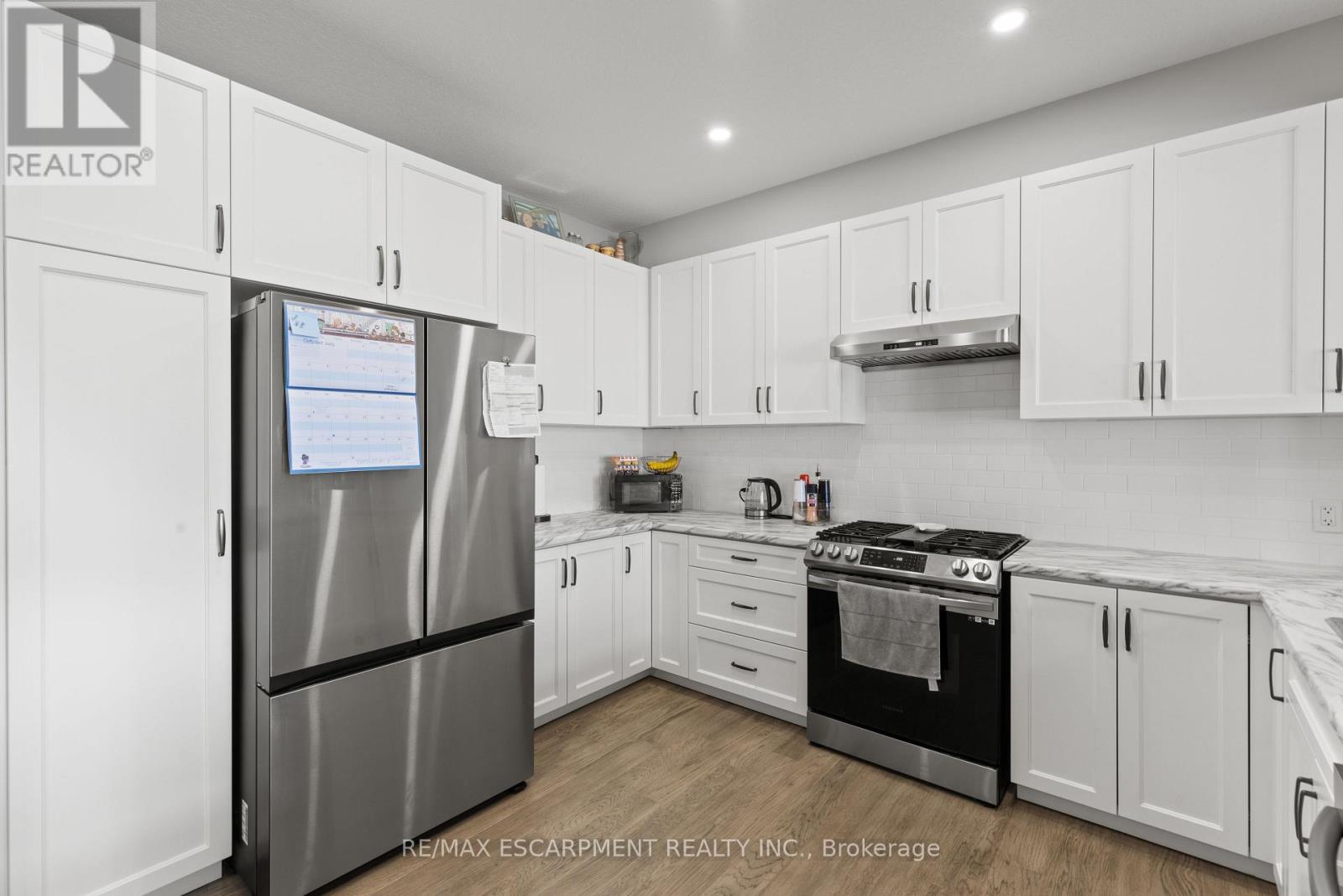 23 Zoe Lane, Hamilton, Ontario  L0R 1C0 - Photo 20 - X12671656