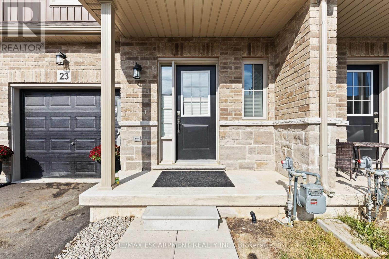 23 Zoe Lane, Hamilton, Ontario  L0R 1C0 - Photo 8 - X12671656