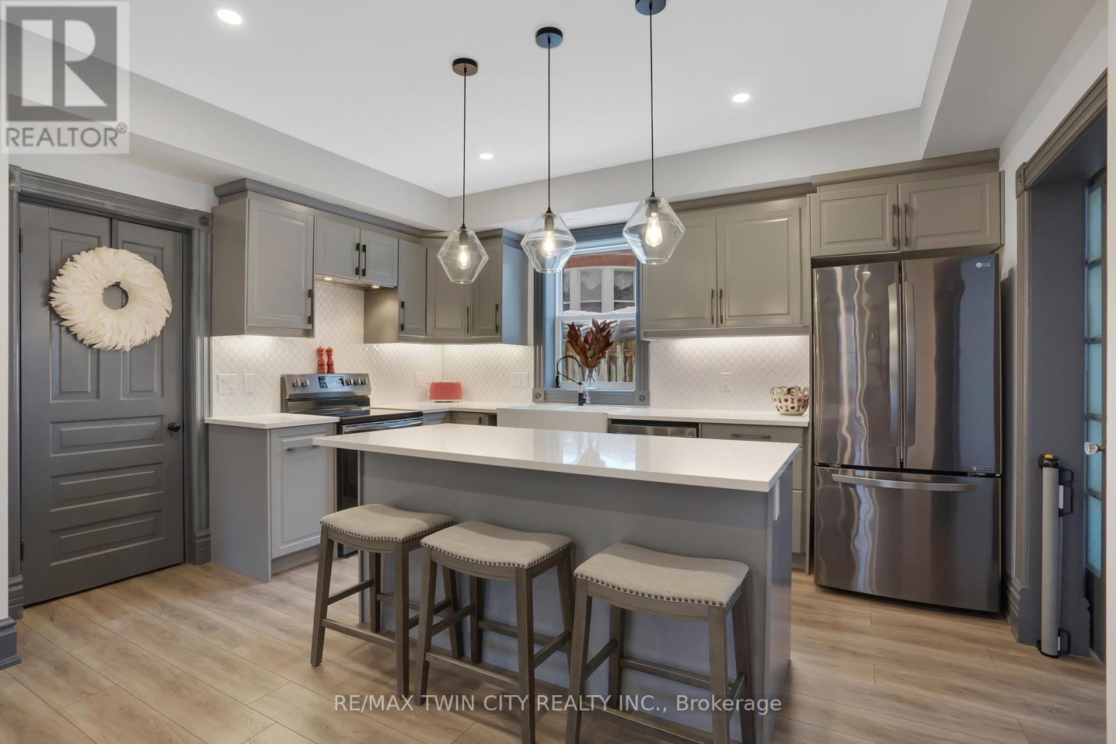 854 Queenston Road, Cambridge, Ontario  N3H 3K5 - Photo 10 - X12671698