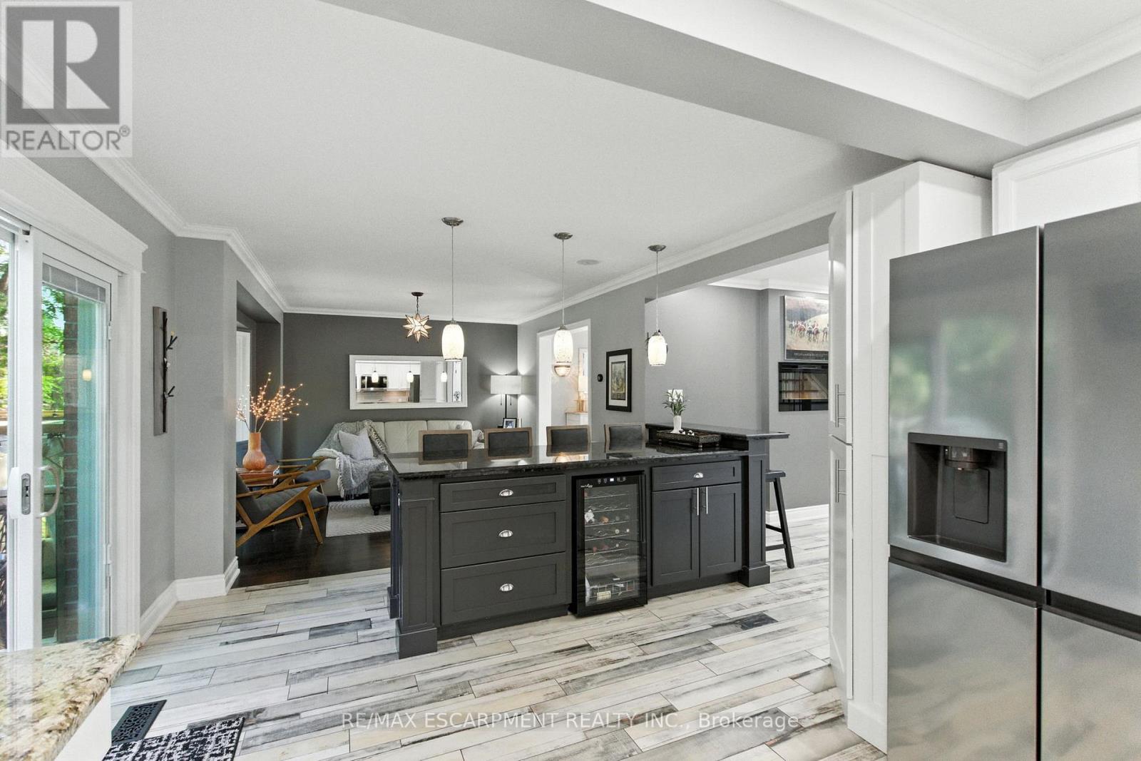 36 Pinecreek Road, Hamilton, Ontario  L8B 0H1 - Photo 16 - X12493416