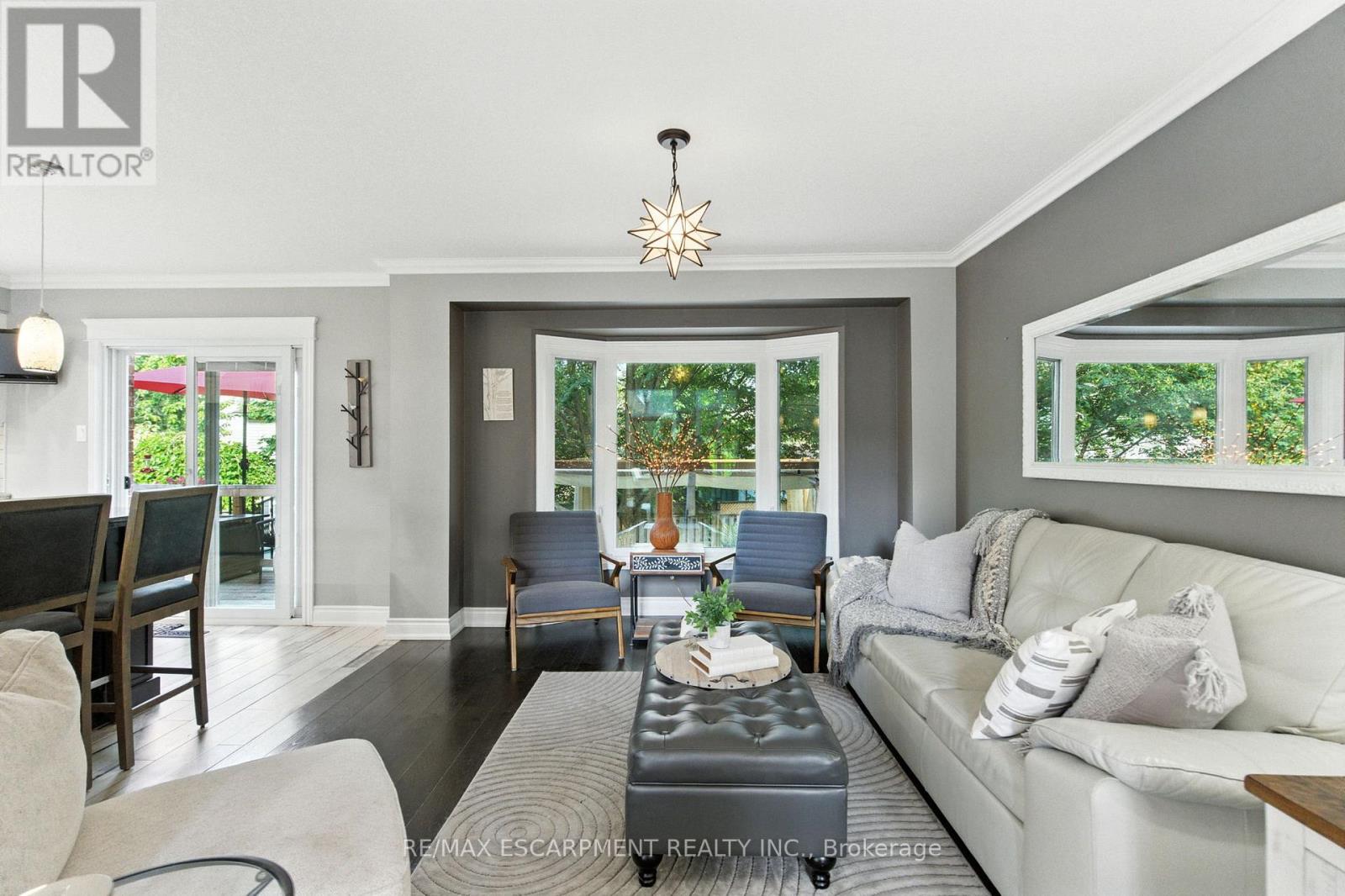 36 Pinecreek Road, Hamilton, Ontario  L8B 0H1 - Photo 8 - X12493416