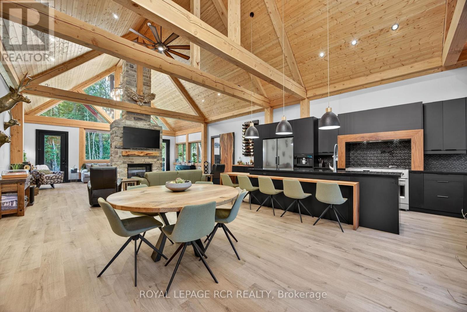 1031 Xavier Street, Gravenhurst, Ontario  P0E 1G0 - Photo 13 - X12668488