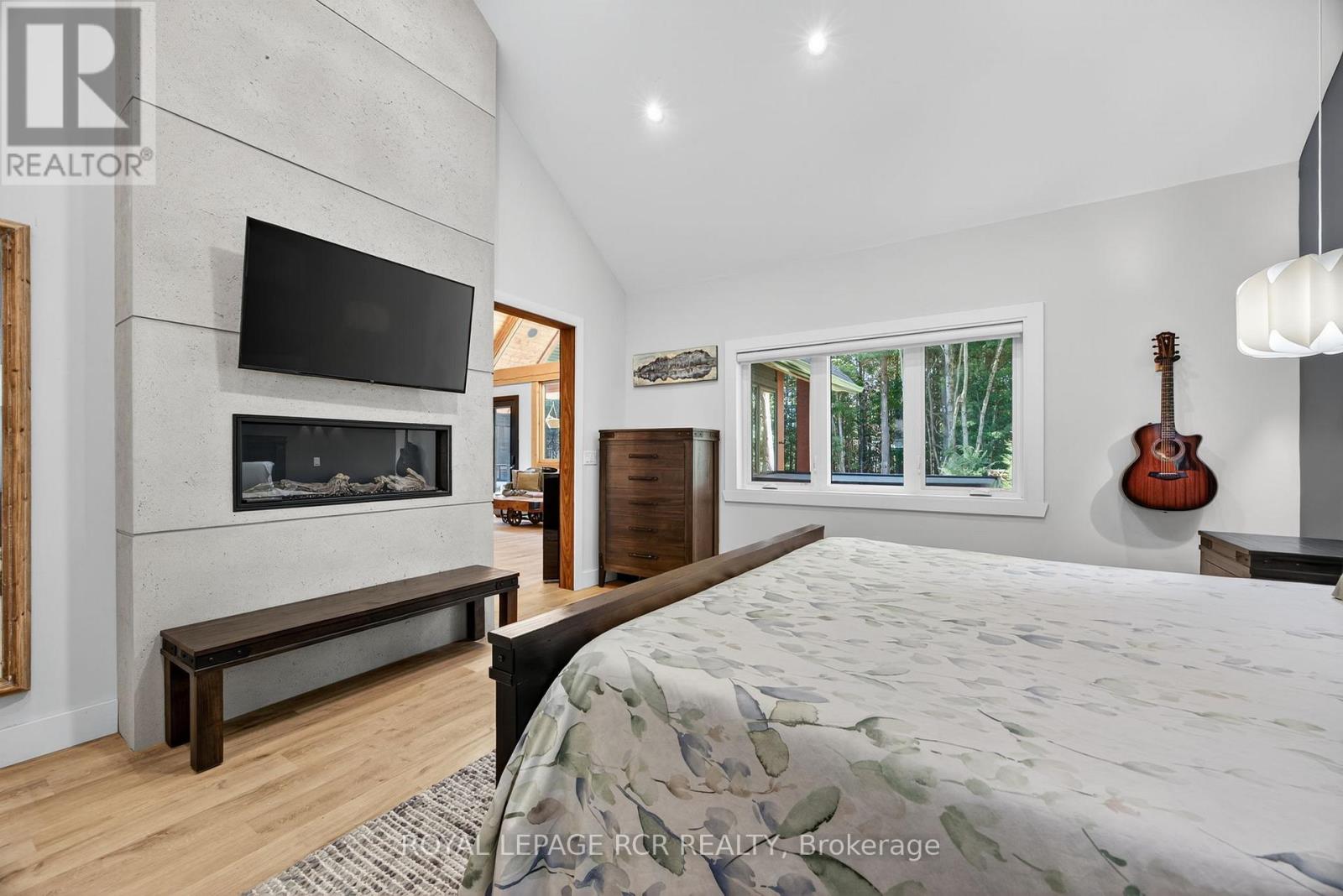 1031 Xavier Street, Gravenhurst, Ontario  P0E 1G0 - Photo 18 - X12668488