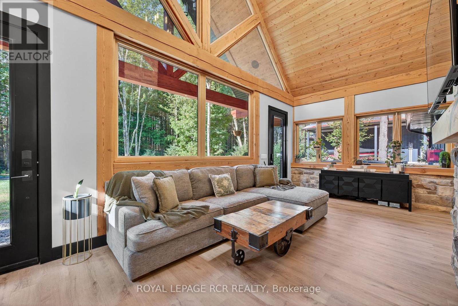 1031 Xavier Street, Gravenhurst, Ontario  P0E 1G0 - Photo 16 - X12668488