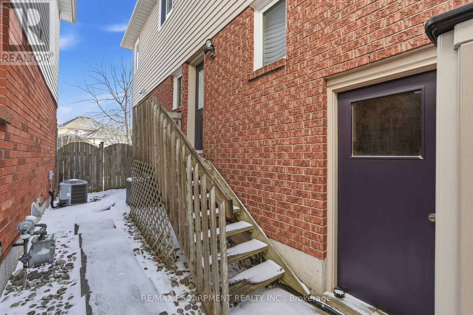 36 Pinecreek Road, Hamilton, Ontario  L8B 0H1 - Photo 50 - X12493416