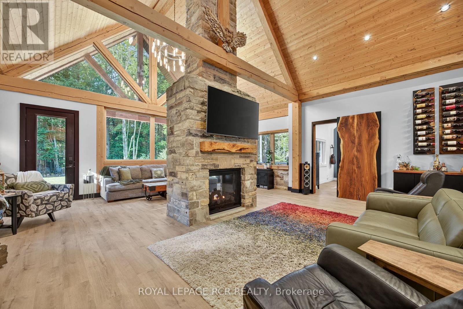 1031 Xavier Street, Gravenhurst, Ontario  P0E 1G0 - Photo 15 - X12668488